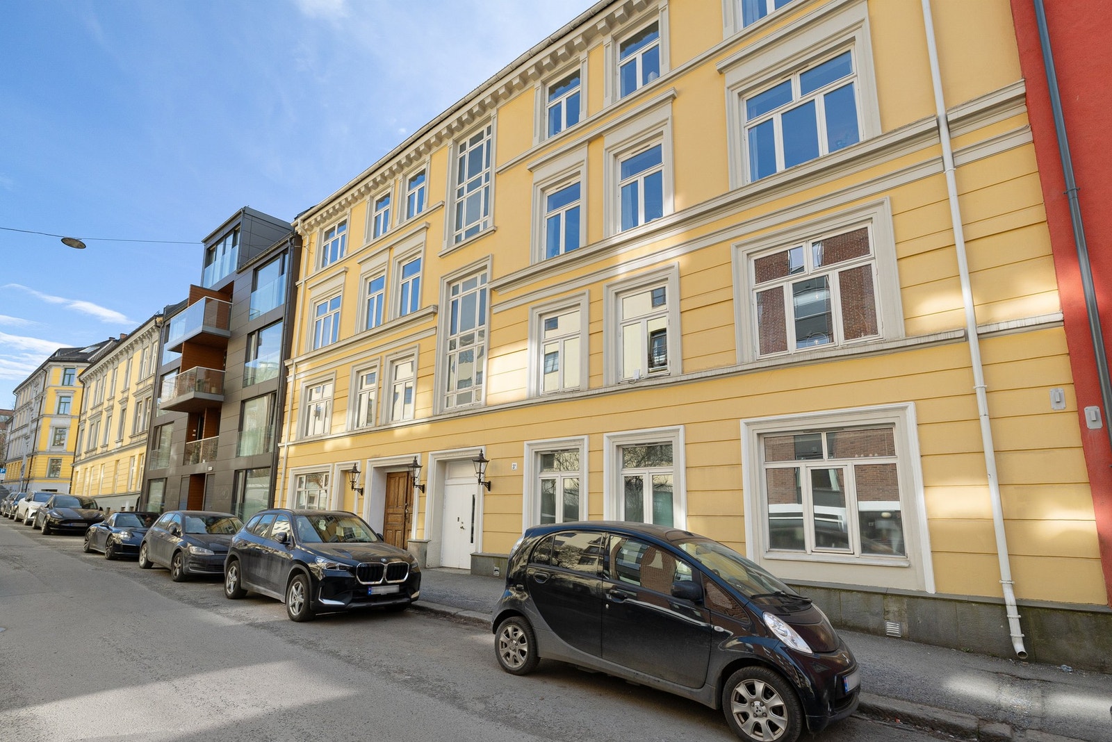 Vakker og klassisk bygård i rolig sidegate på Bislett. Galleribilde