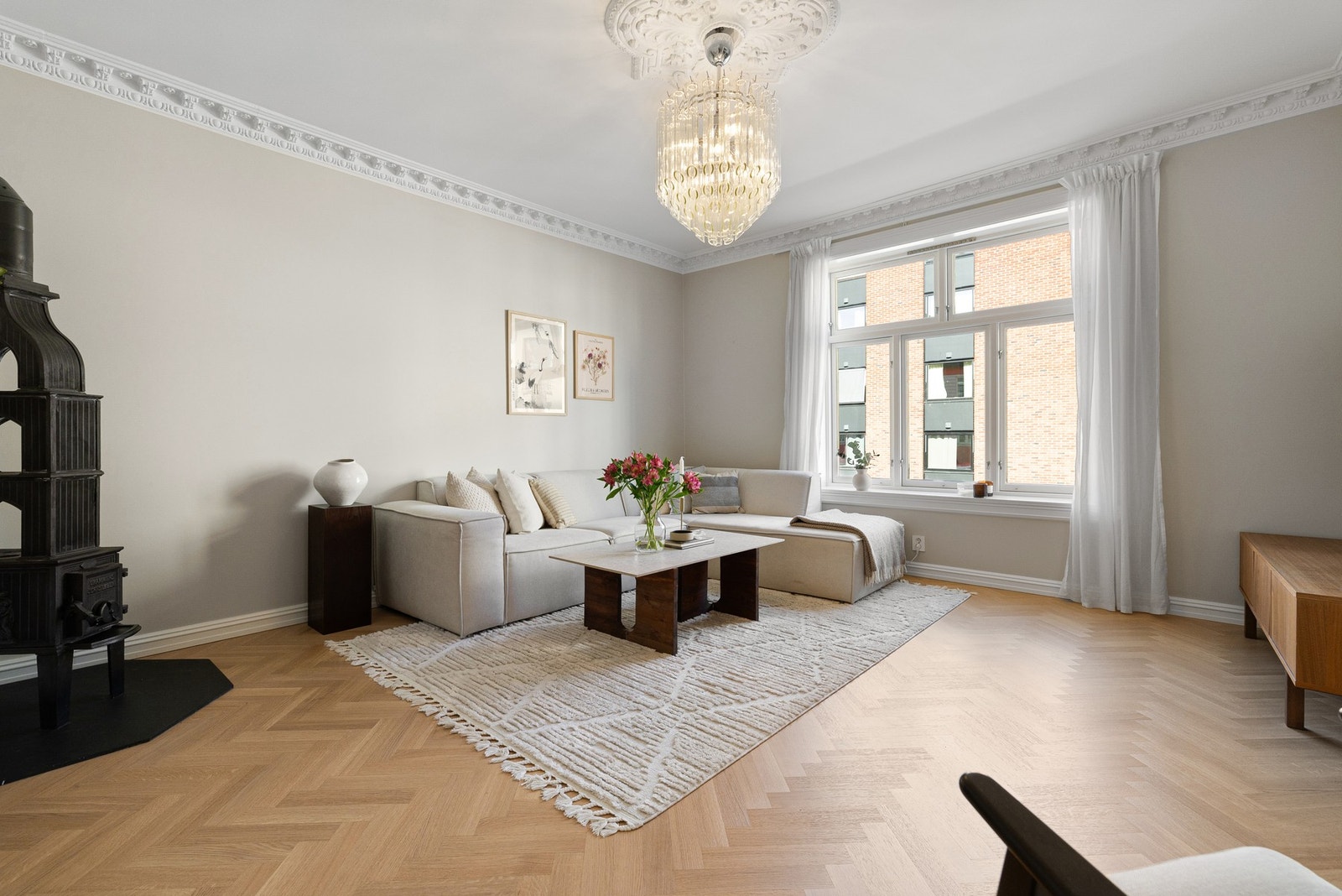 Alle overflater er slette og nymalte i 2024. Galleribilde