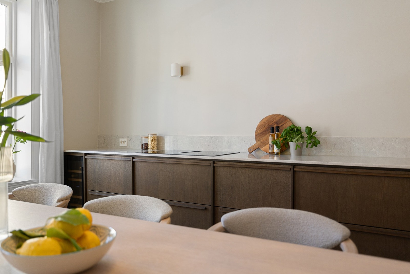 Påkostet benkeplate i komposittstein. Galleribilde