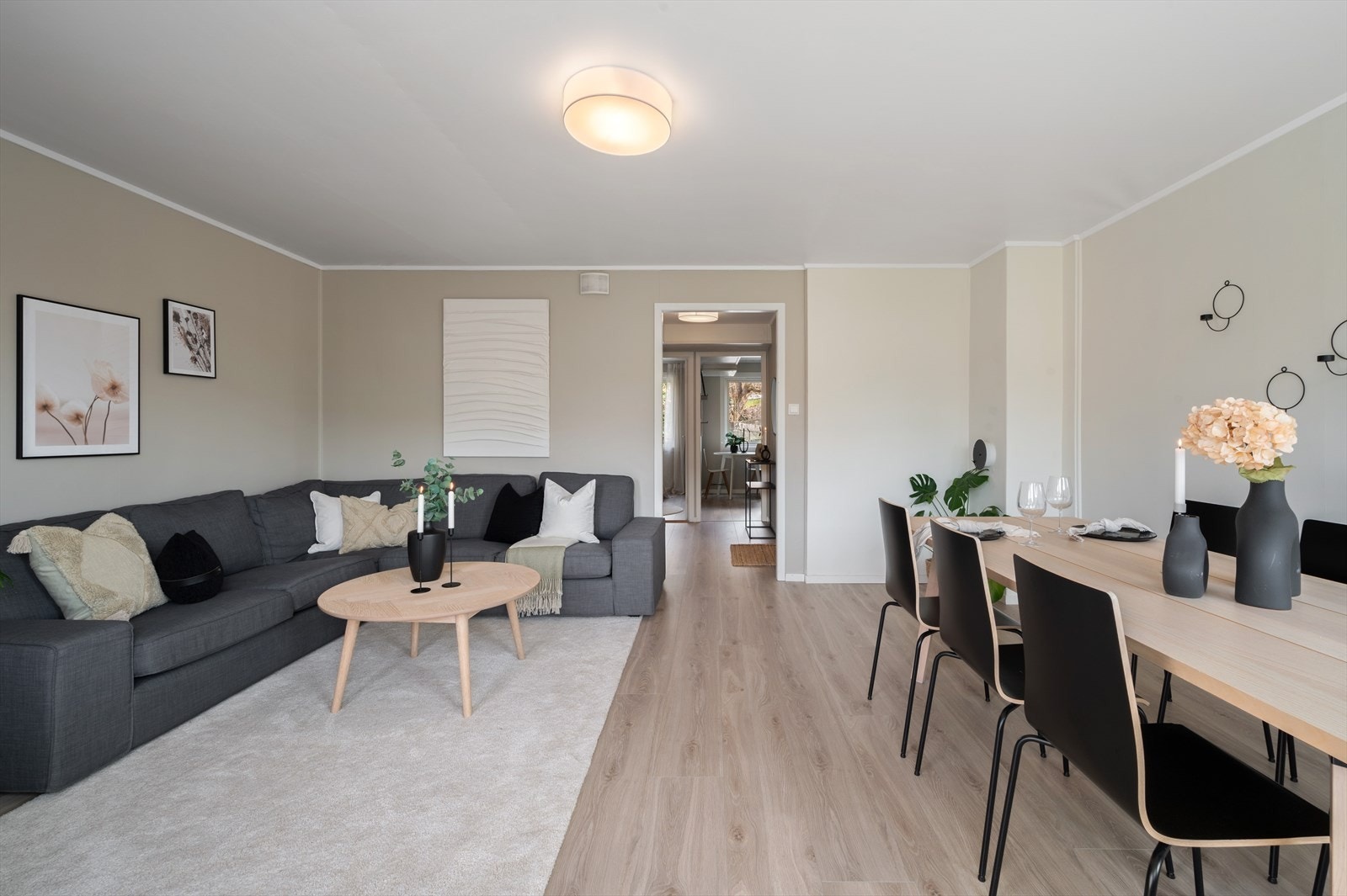 - Romslig stue på hele 22,7 m² - Galleribilde