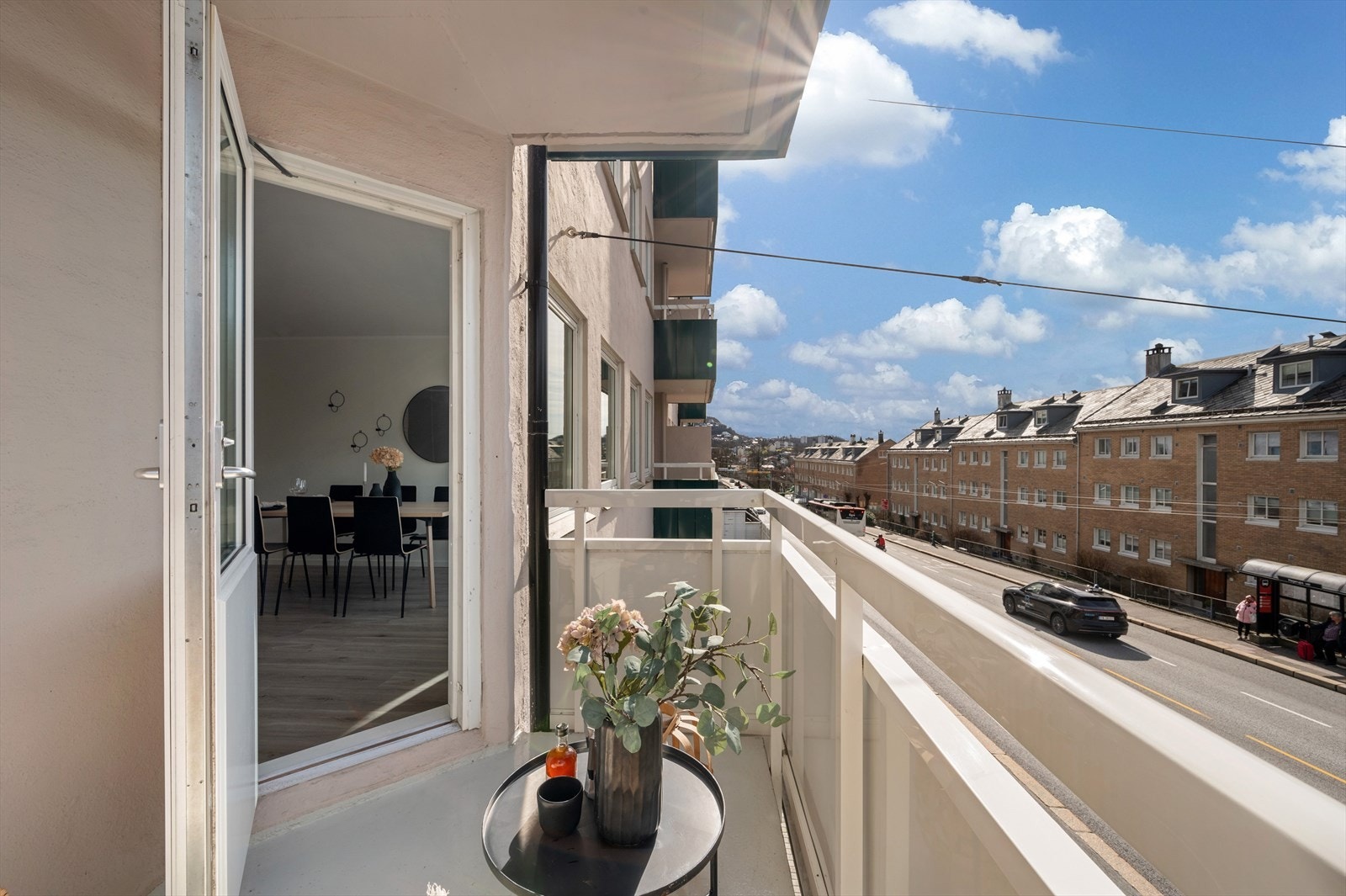 - På balkongen kan du nyte ettermiddag- og kveldssolen - Galleribilde