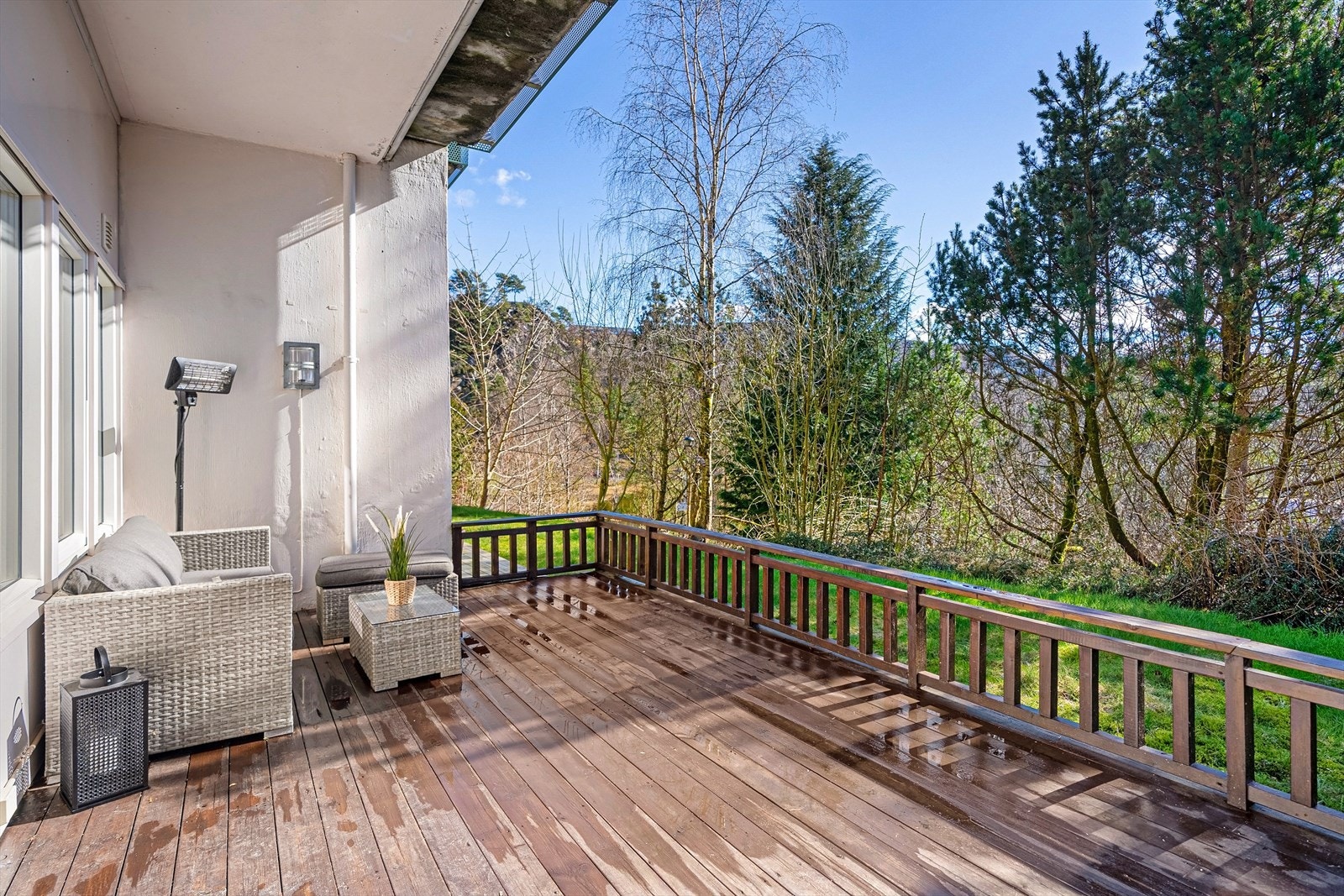 Terrassen måler hele 21 m² - Her er innredningsmulighetene gode. Galleribilde