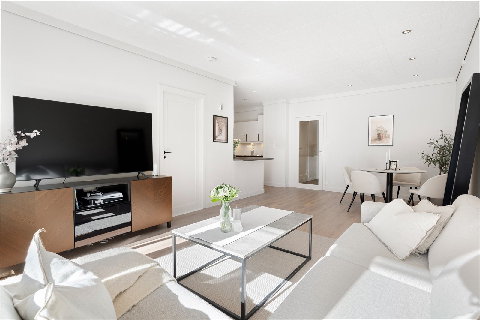 Rommets utforming gjør det enkelt å innrede i ulike soner. Galleribilde