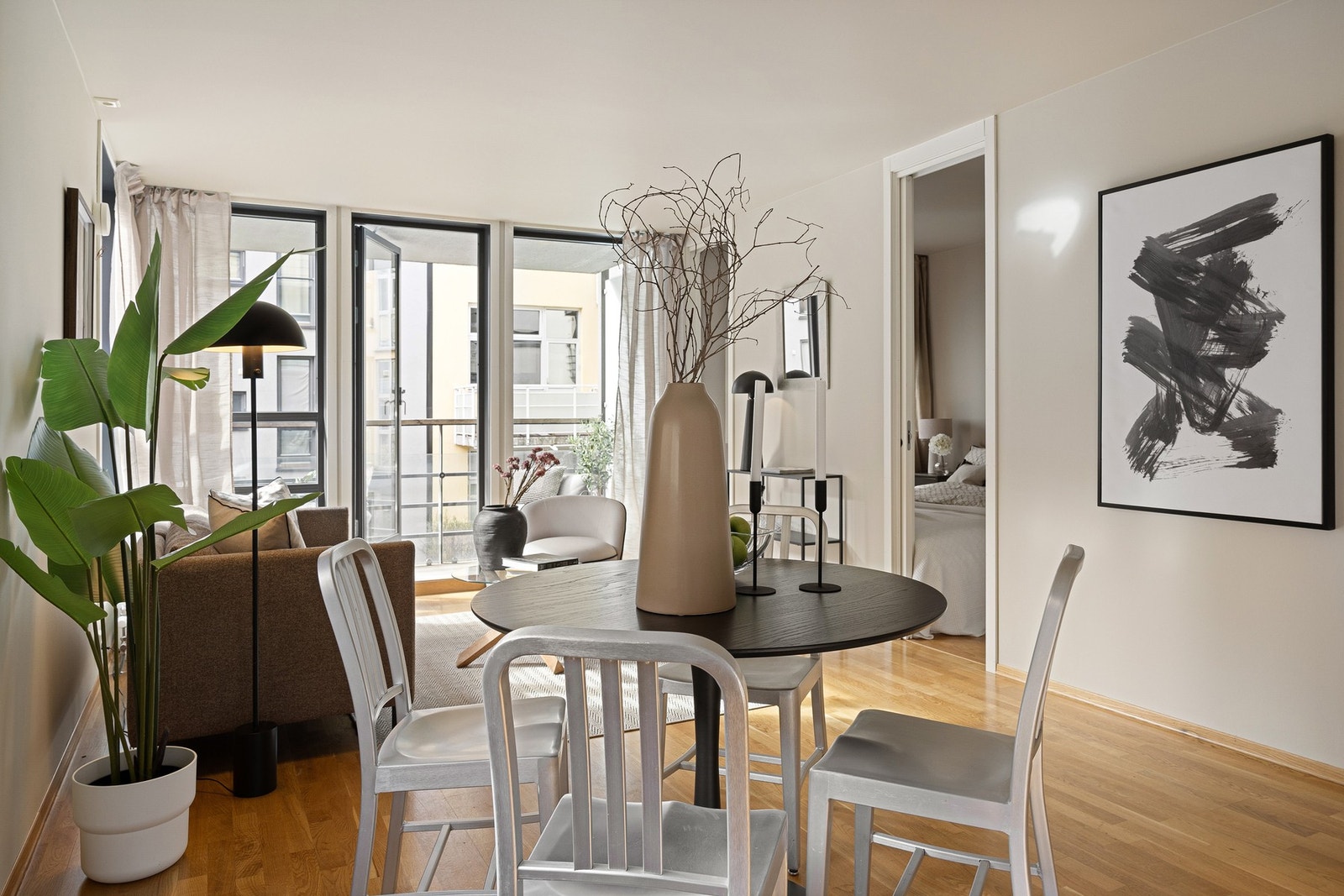 God plass til spisebord. Galleribilde