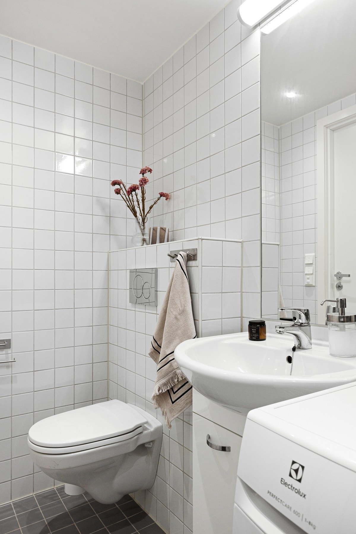 Pent bad fra byggeår (2007) med gulvvarme. Galleribilde