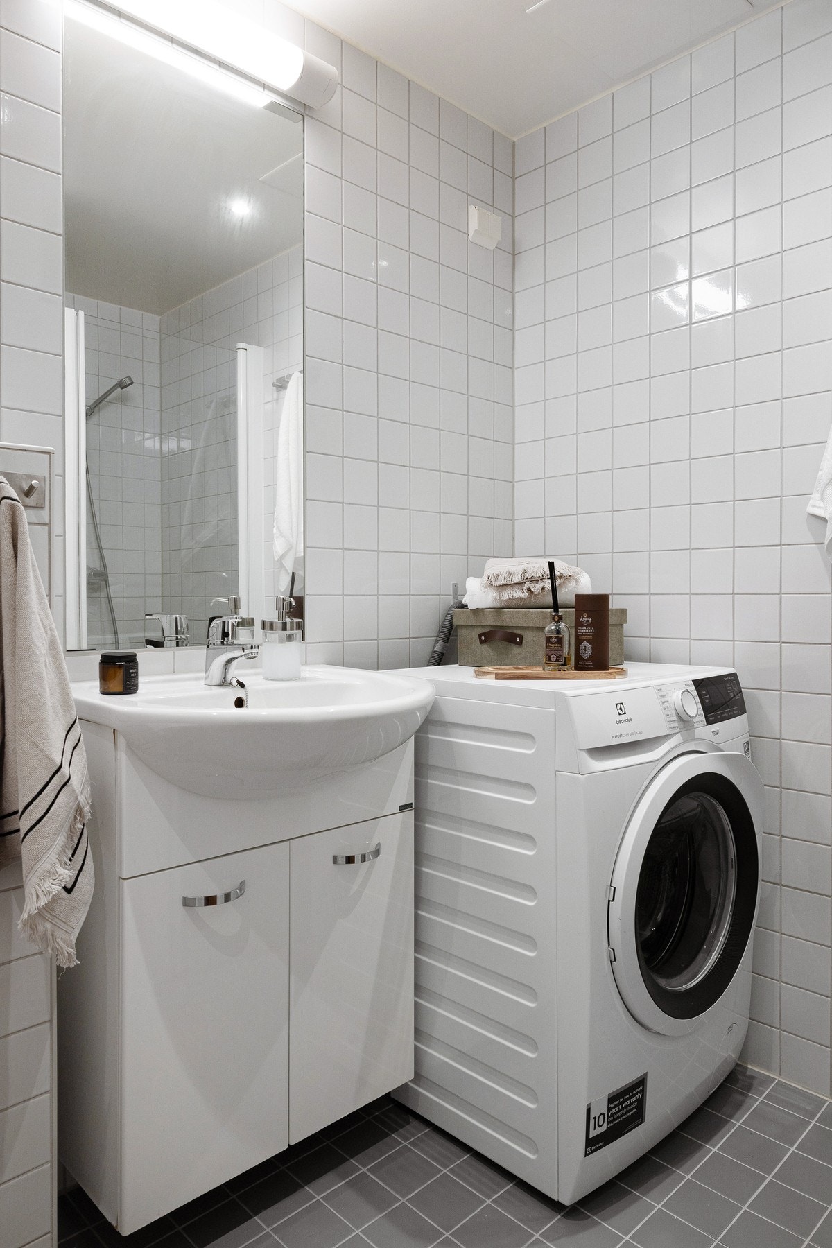 Vaskemaskin på bad medfølger. Galleribilde