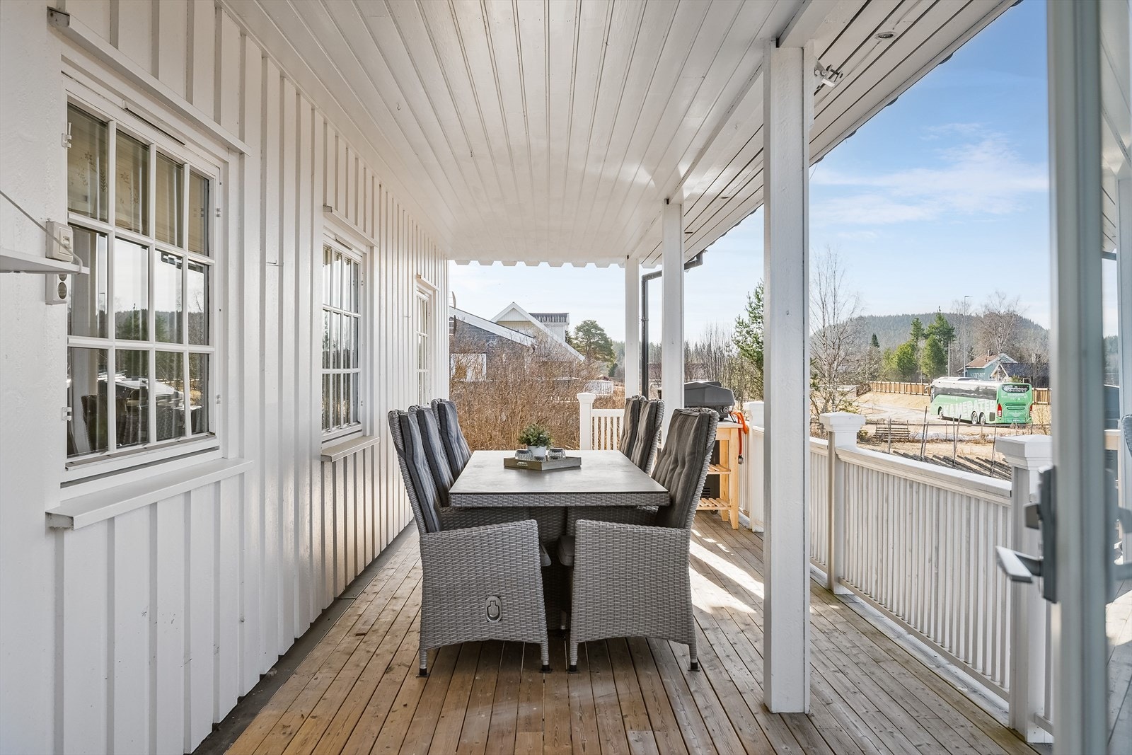 Overbygget terrasse - skjermet og praktisk i all slags vær. Galleribilde