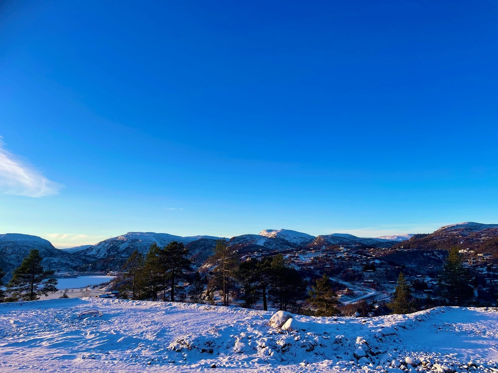 Utsikt nord/vest mot Rubetødnane og Ålsheia Skisenter Galleribilde