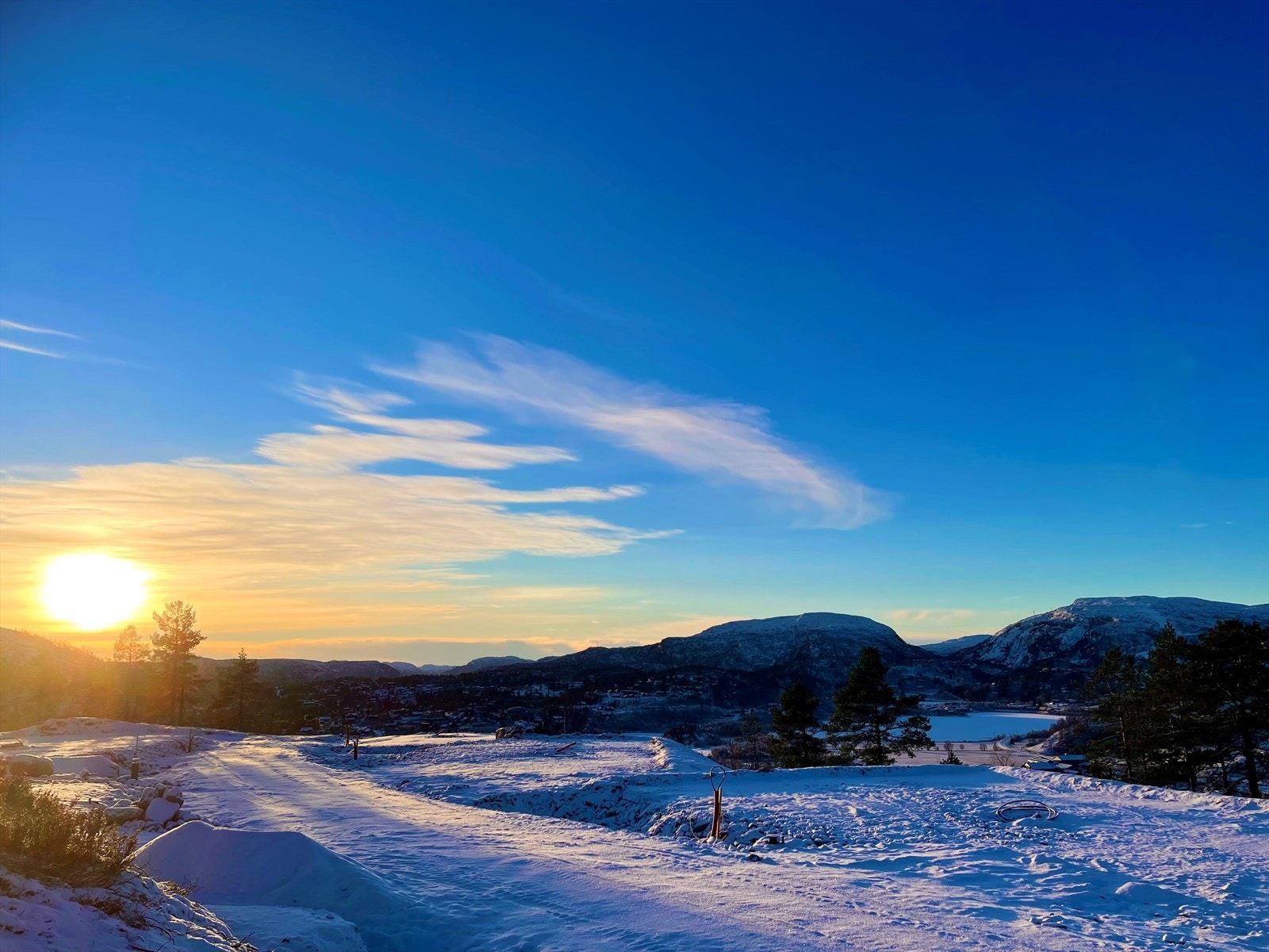 Utsikt mot Sinnesvatnet Galleribilde