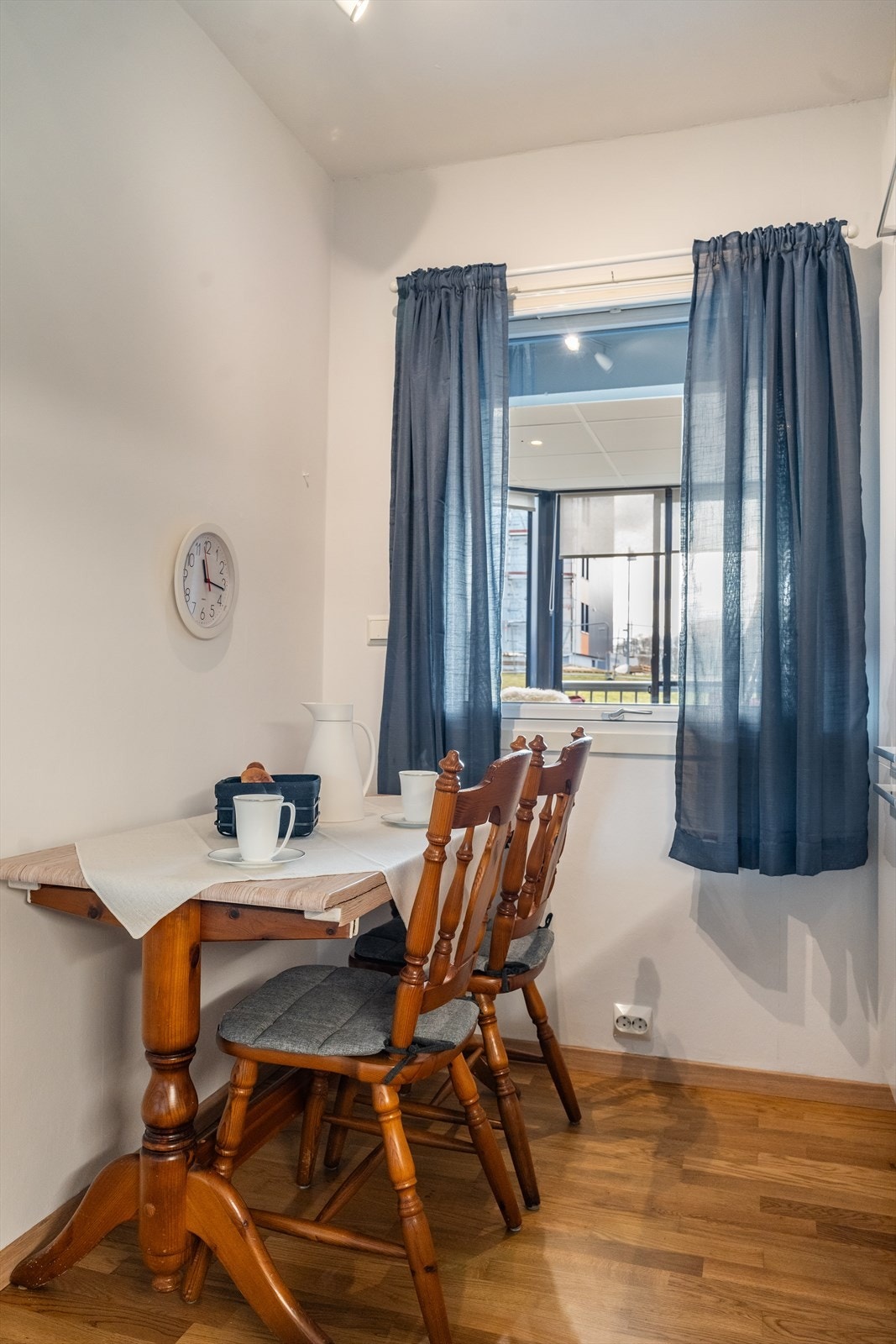 Plass til enkelt frokostbord om ønskelig. Galleribilde