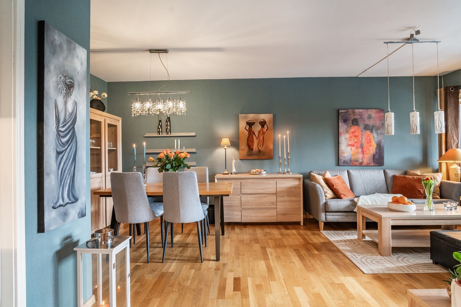 God plass til spisegruppe. Galleribilde