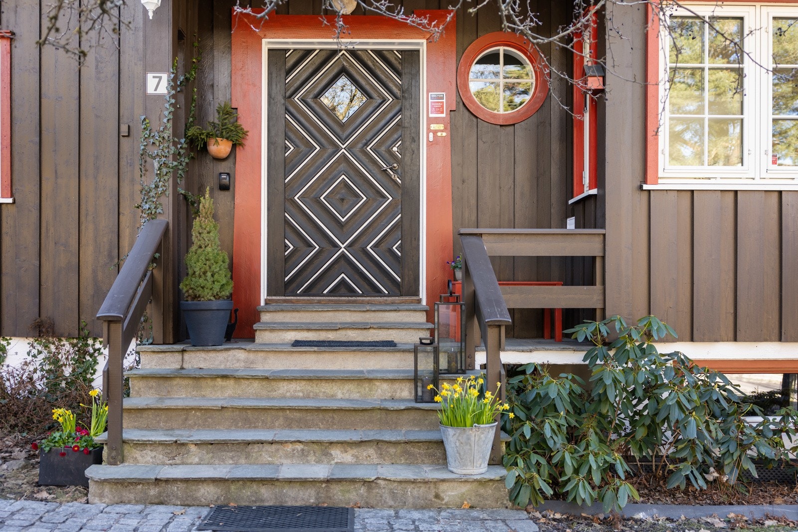 Inngangspartiet til huset. Galleribilde