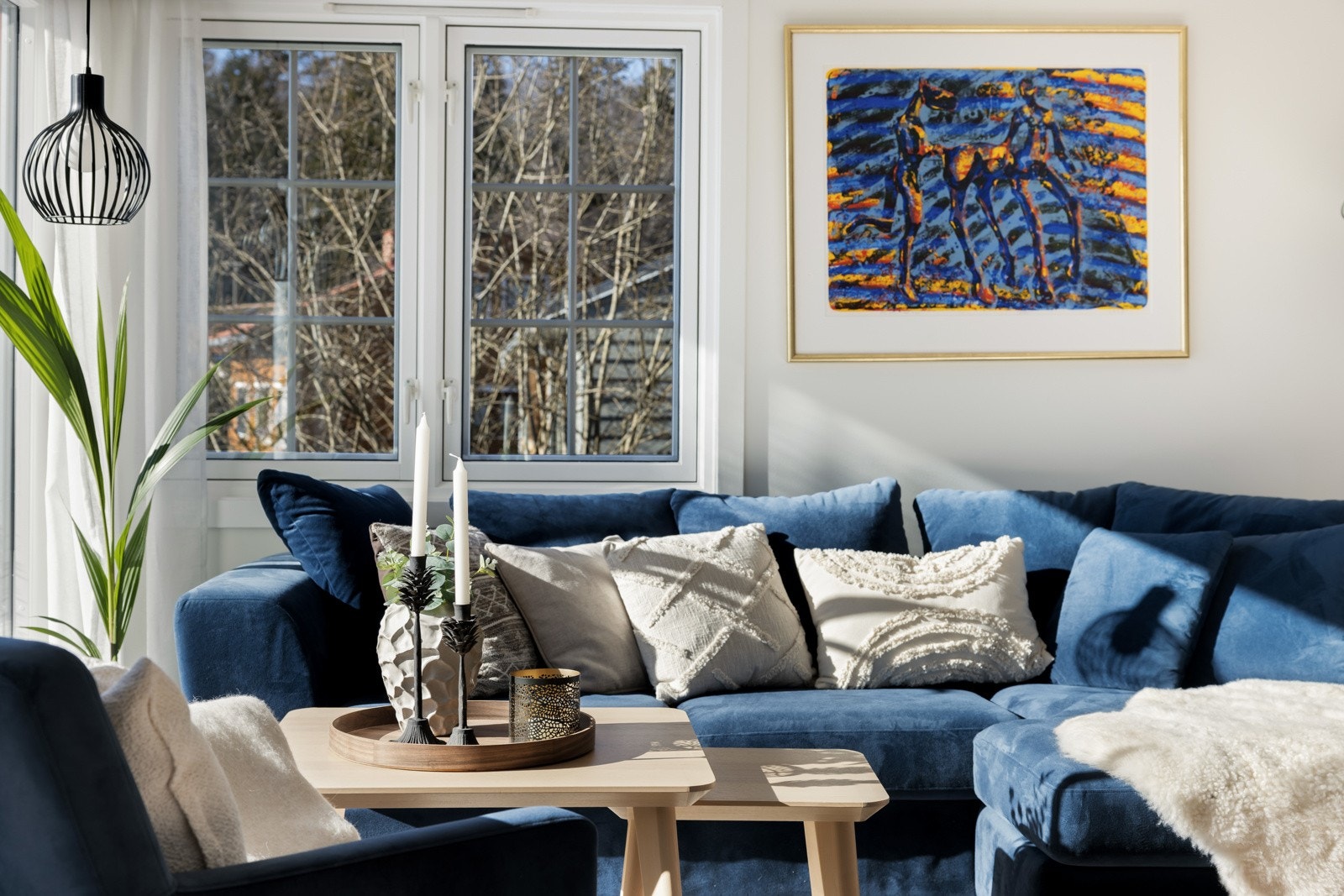 Salong, detalj. Vinduer mot nordvest. Galleribilde