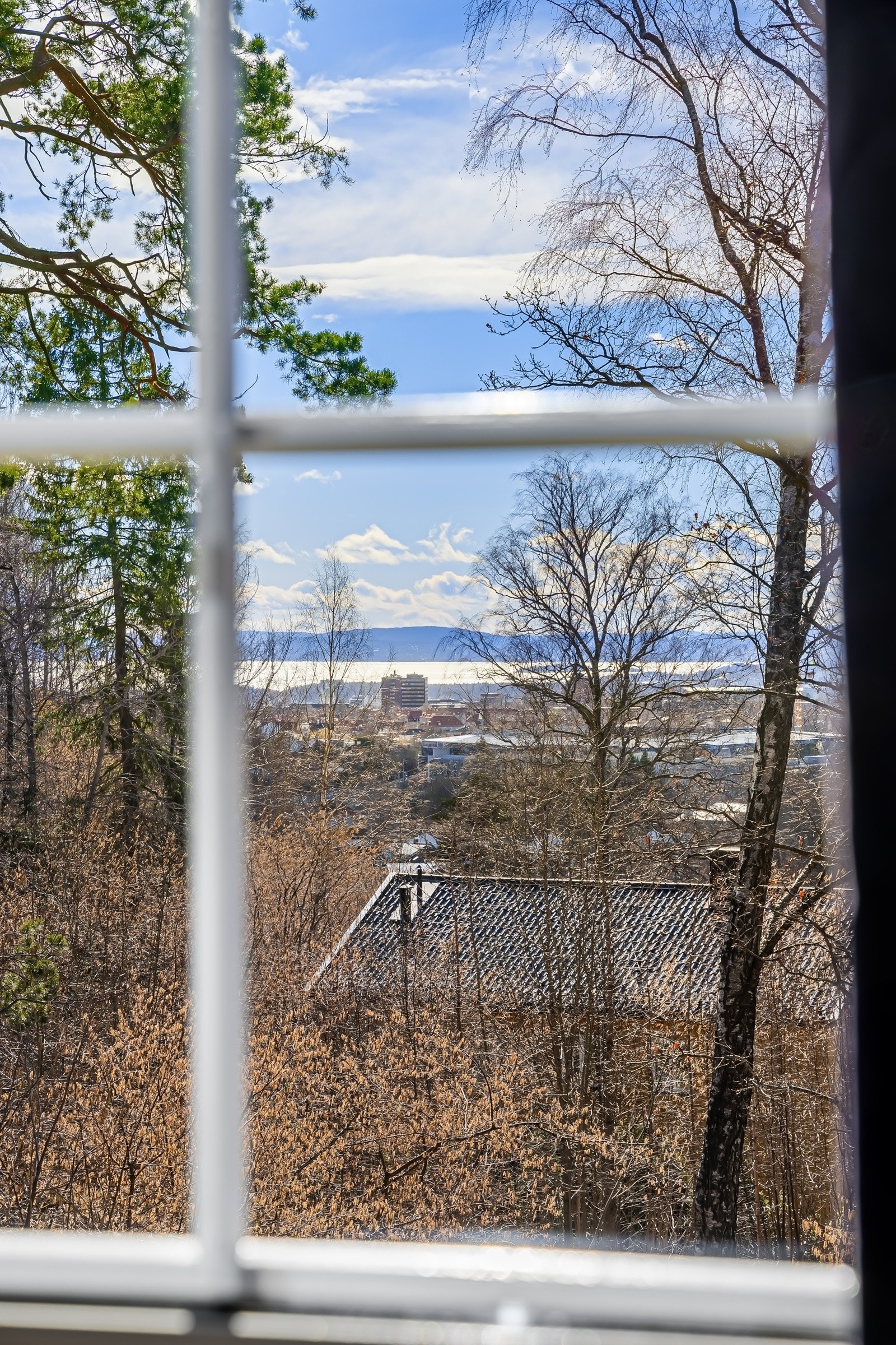 Vindu mot utsikten fra hovedsoverommet! Galleribilde