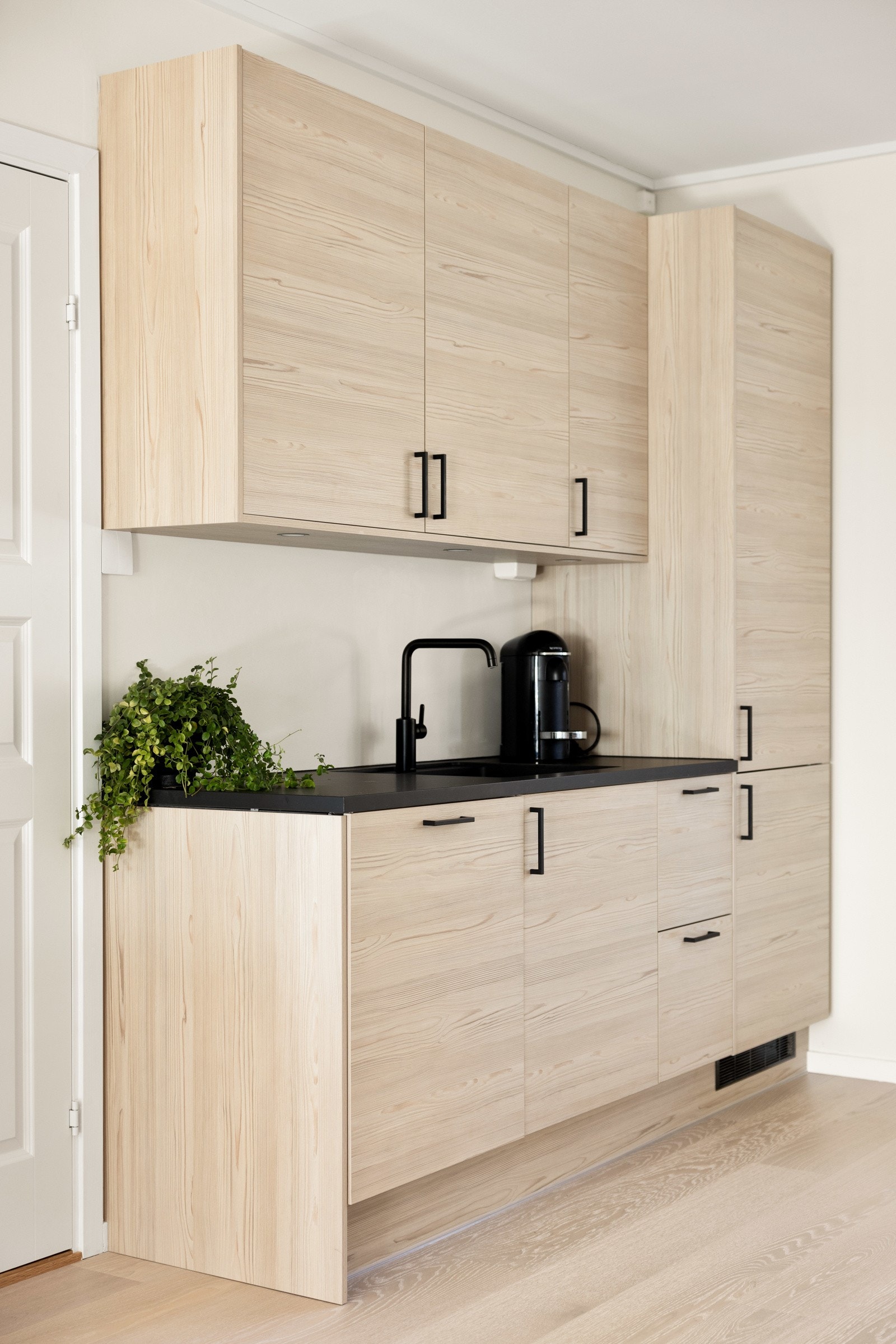 Det er mulig å utvide innredningen med eventuelle overskap eller en halvøy. Galleribilde