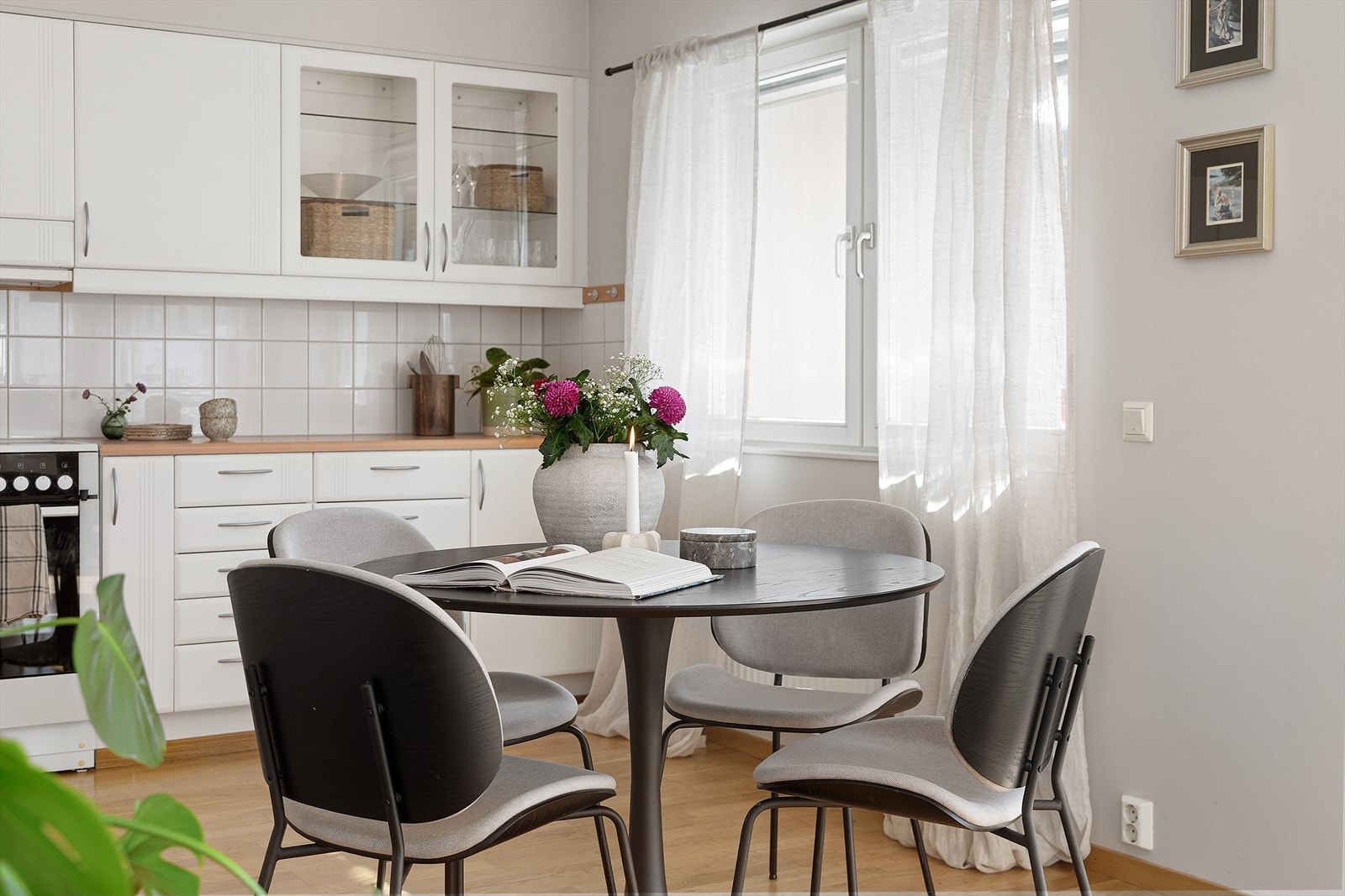 Naturlig plass for spisebord Galleribilde