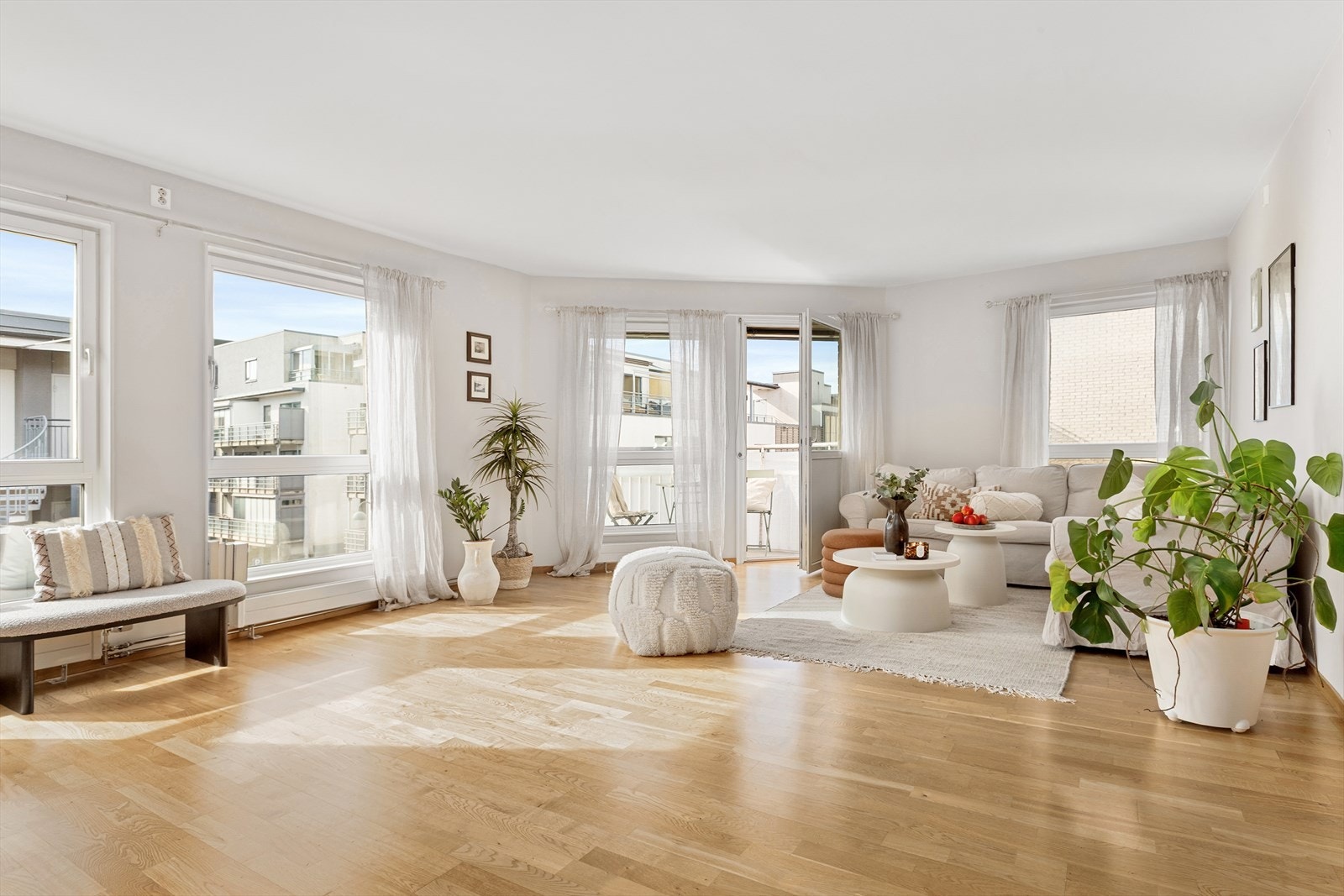 Dette er en lys og fin 3-roms hjørneleilighet med sentral beliggenhet på Bragernes Galleribilde