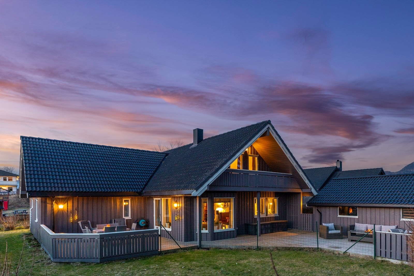 Aktiv eiendomsmegling v/ Lars Valstad ønsker velkommen til Damveien 11! Galleribilde