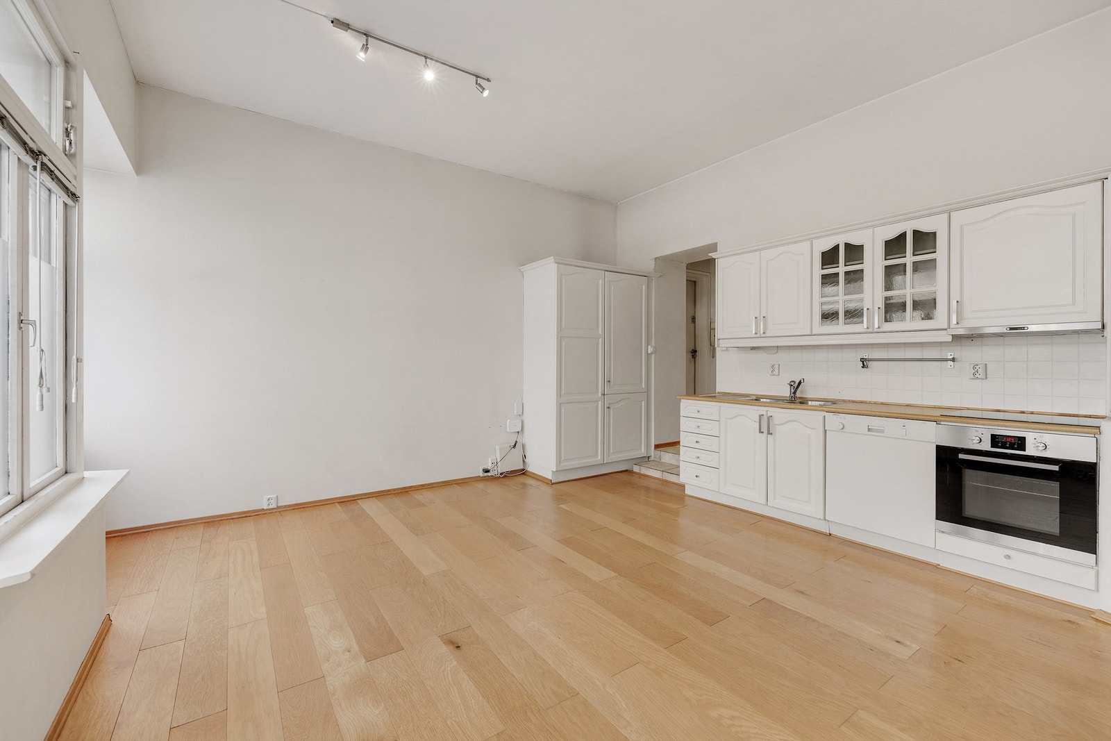 To kjellerboder for ekstra oppbevaring medfølger. Galleribilde