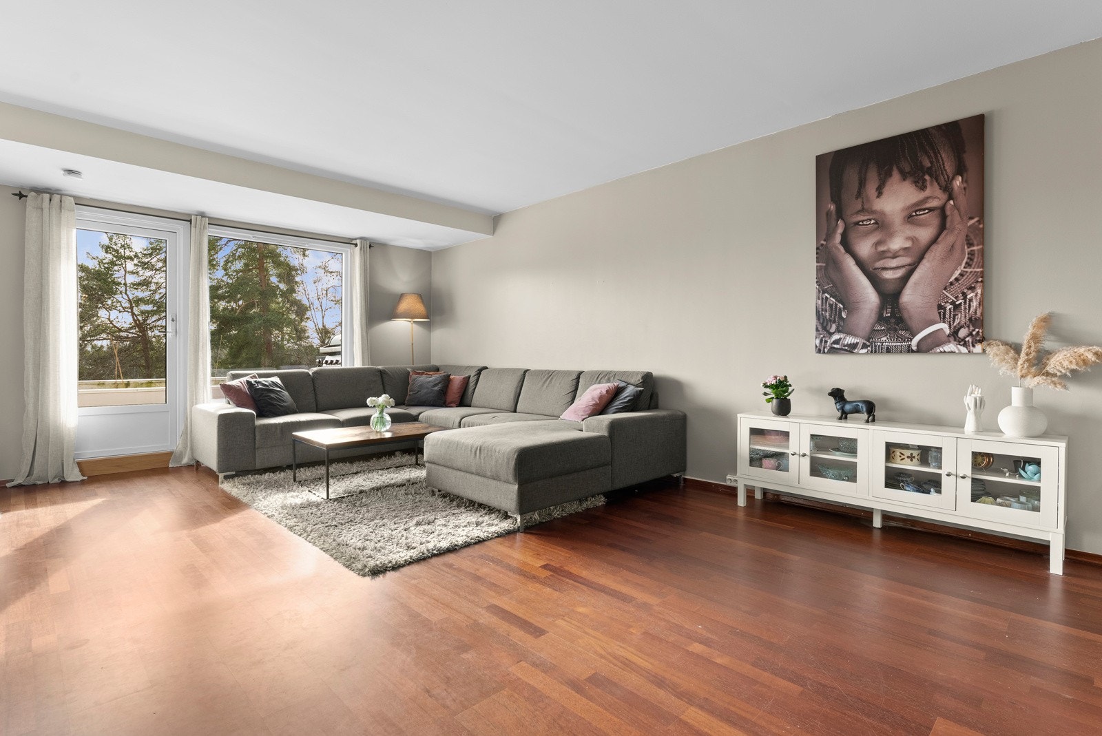 Vinduet og balkongdøren ble skiftet i 2012. Galleribilde