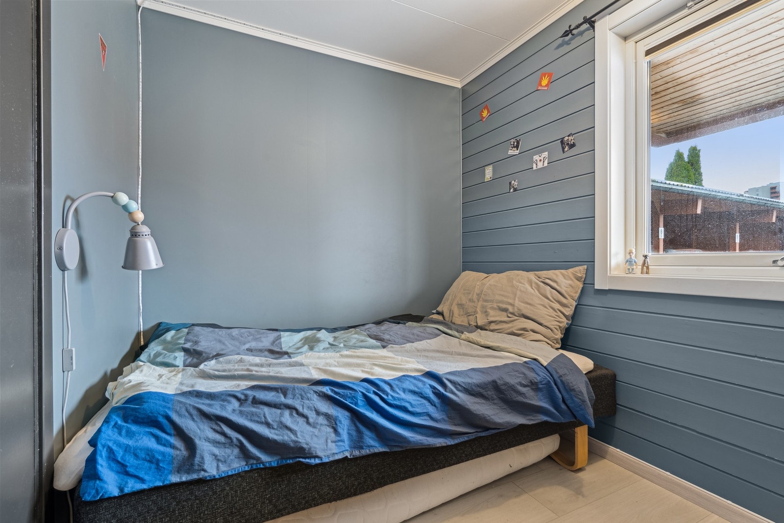 Dette soverommet passer perfekt som et barnerom - Her er det god plass til en stor seng. Galleribilde