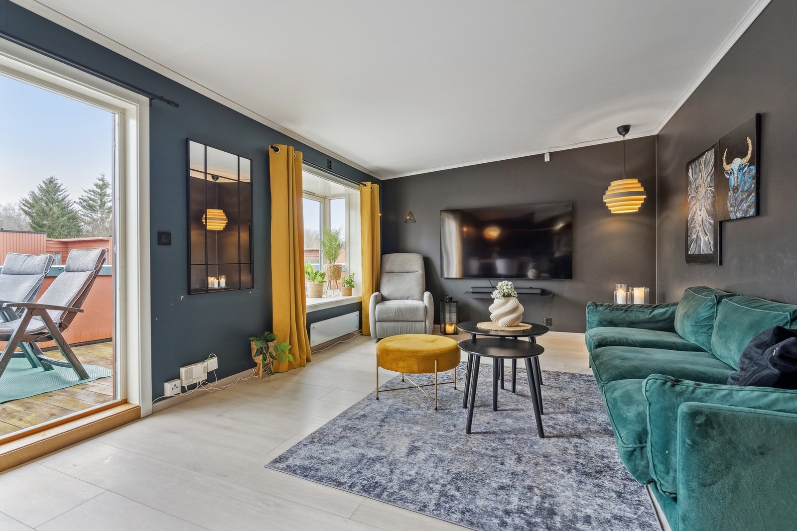 Vindusflatene slipper inn rikelig med naturlig lys og gir en luftig romfølelse. Galleribilde