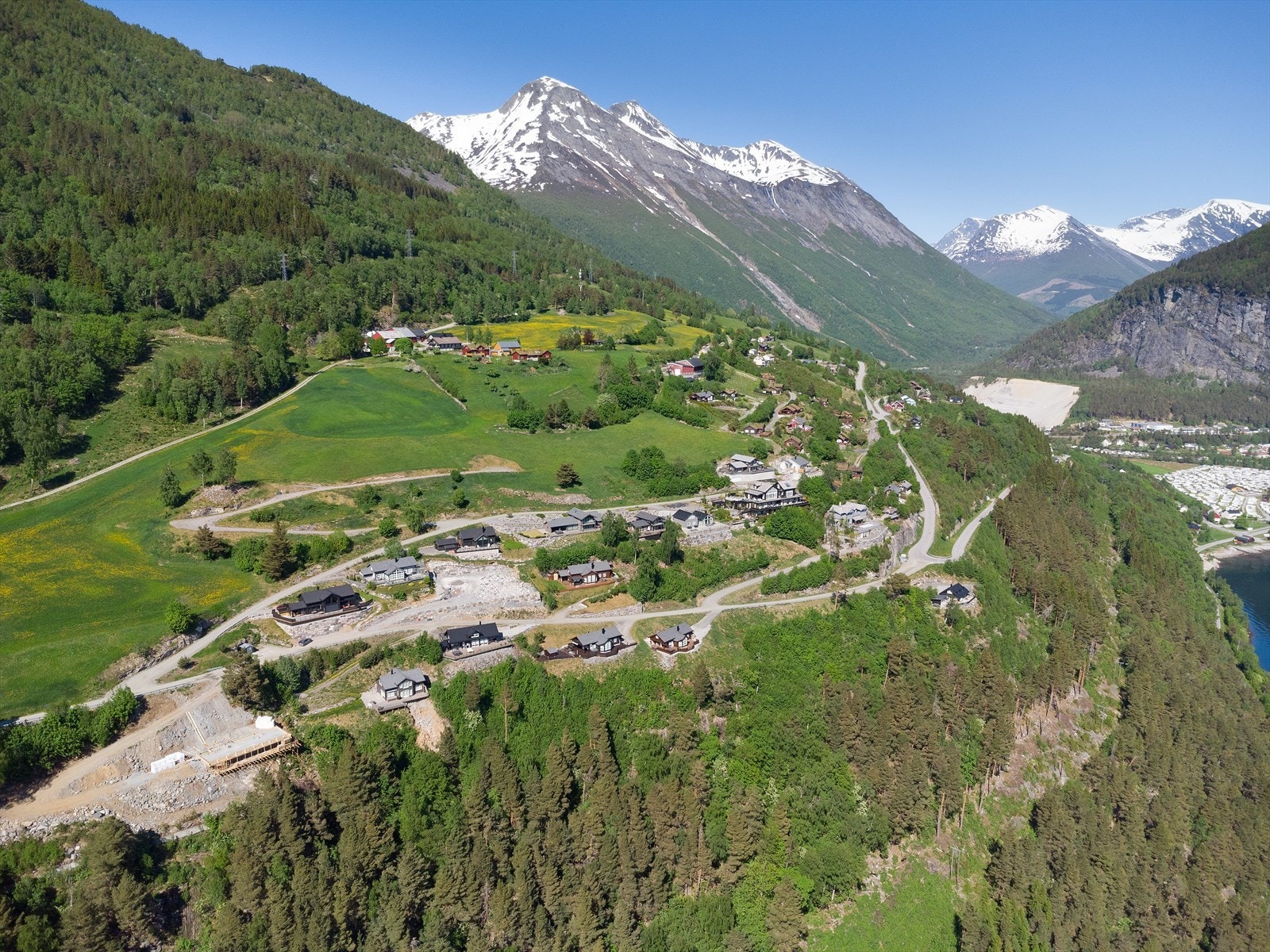 Dette er et ideelt sted for deg som ønsker en fredelig beliggenhet med nærhet til flotte naturopplevelser. Galleribilde