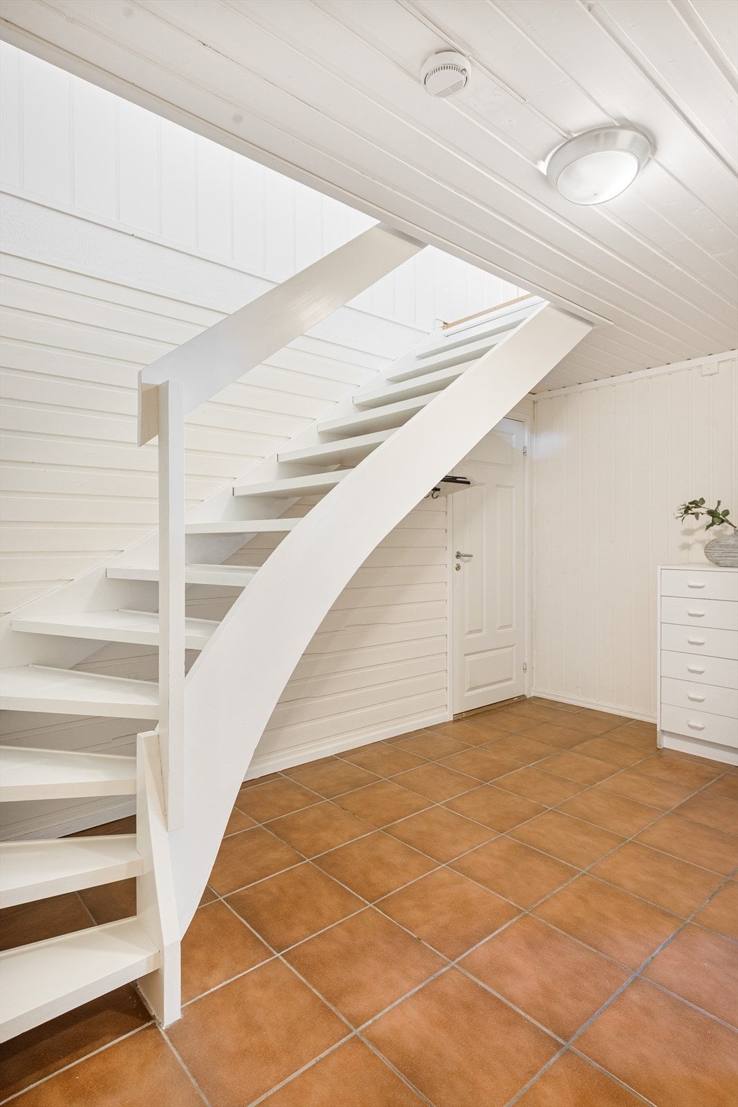 Trappegang kjeller Galleribilde