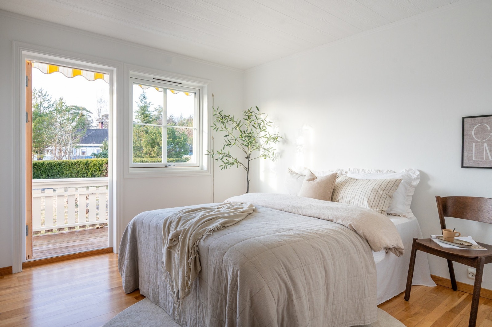 Hovedsoverommet har egen utgang til terrassen. Galleribilde