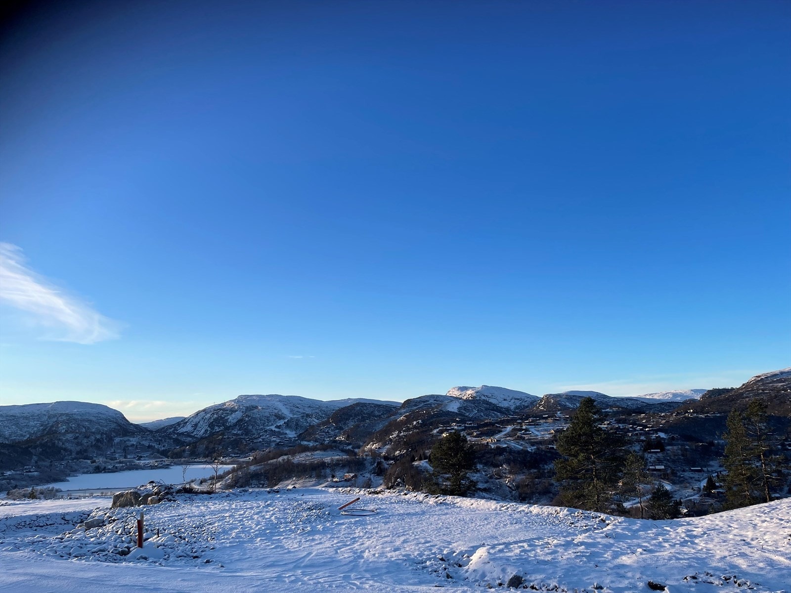 Utsikt mot nord/vest mot Rubetødnane og Ålrsheia skisenter Galleribilde