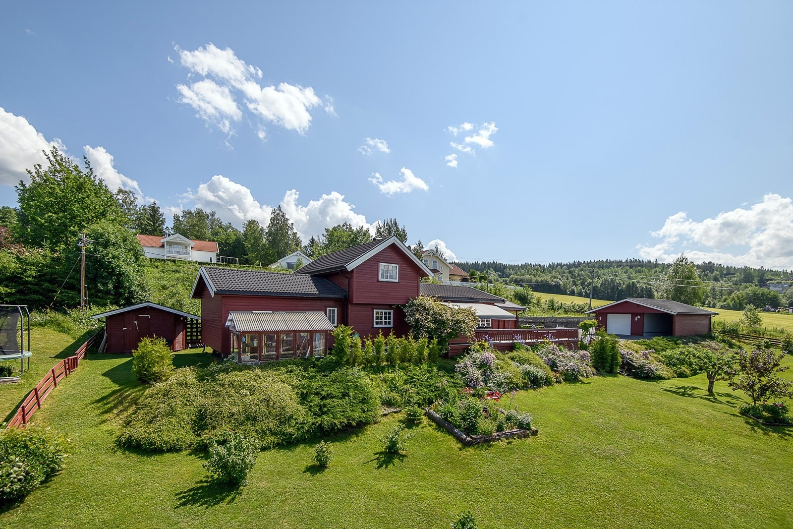 En innholdsrik og innbydende eiendom fint beliggende i Søre Ål. Galleribilde