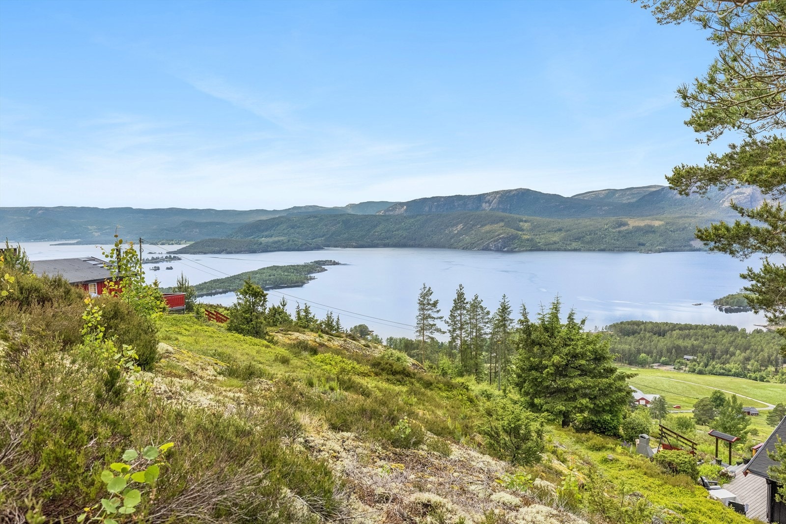 Flott hytte med en fantastisk beliggenhet Galleribilde