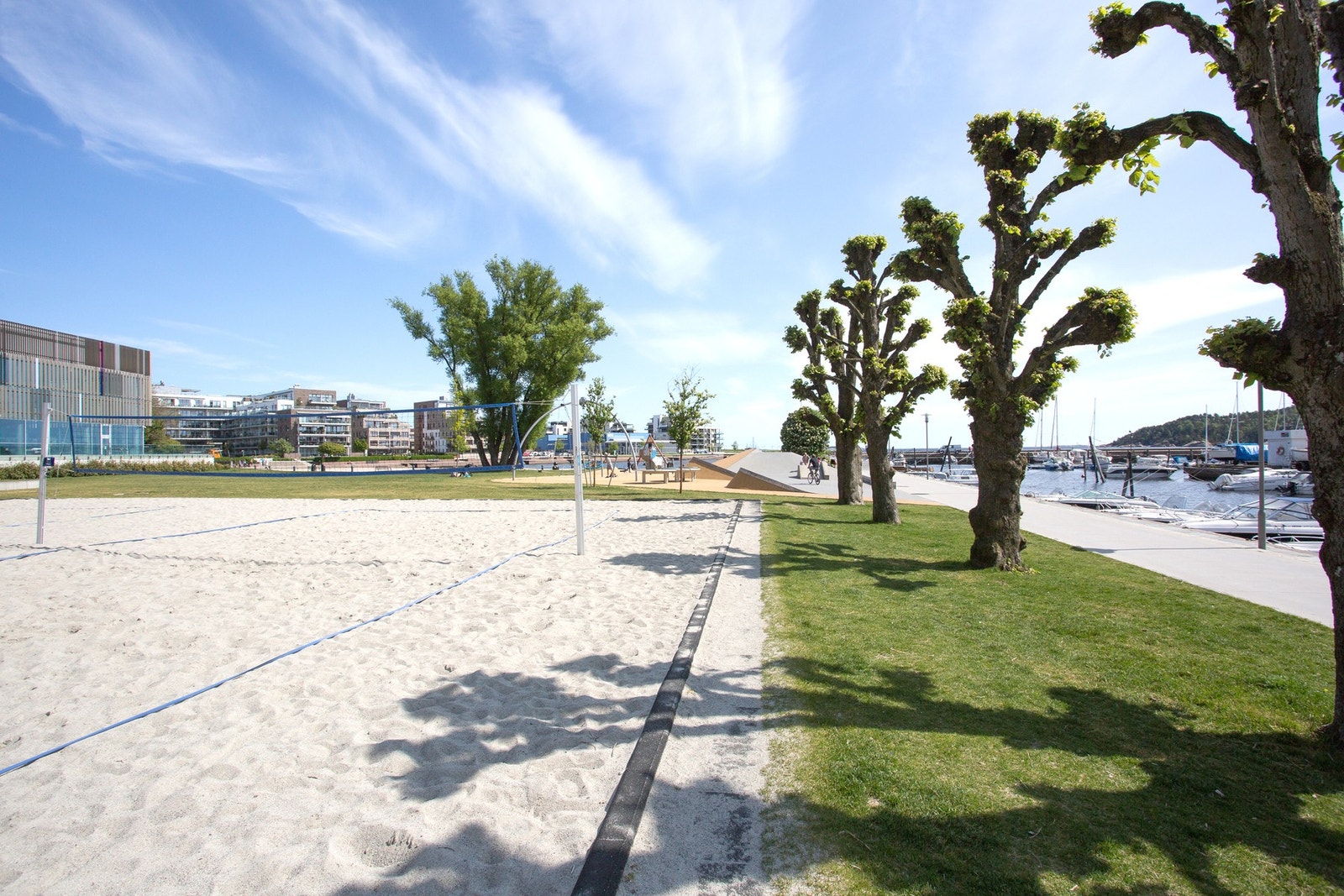 - Det er også nærhet til populære Bystranda, hvor det årlig arrangeres Skandinavias største strandfest - Galleribilde