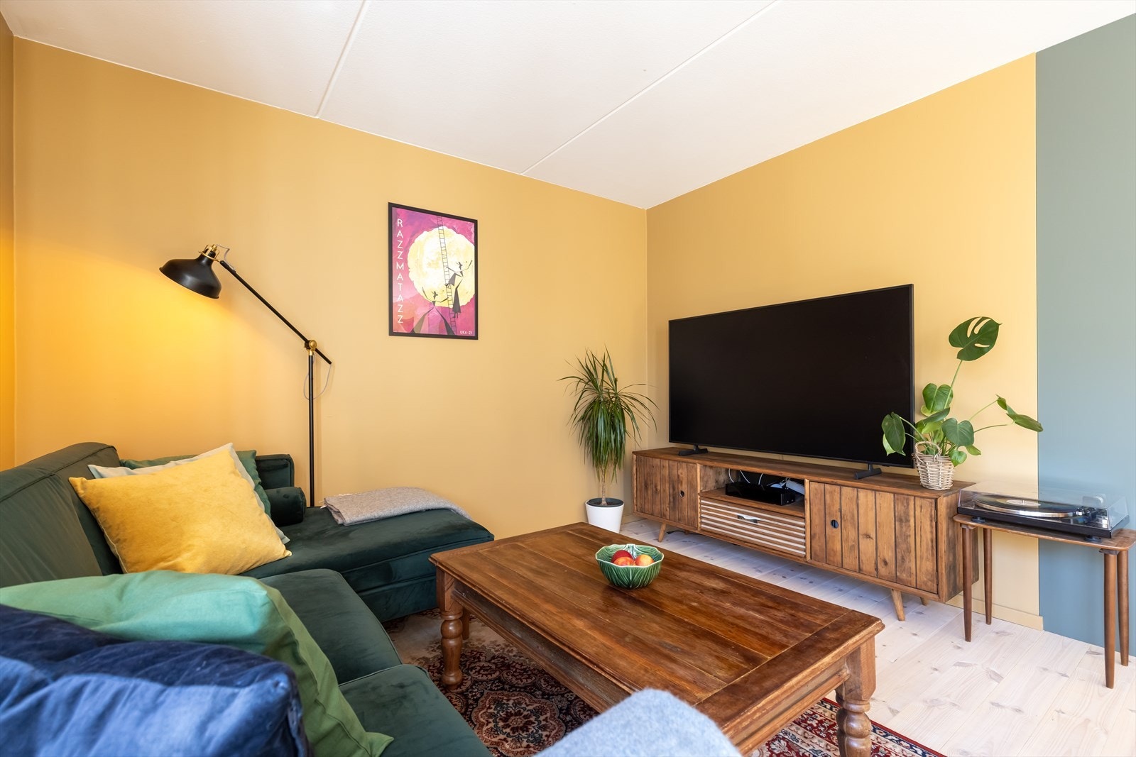 Det er god plass til sofagruppe og tilhørende møblement. Galleribilde