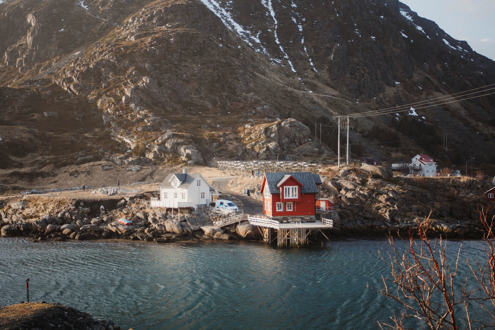 Unik tomt som former seg etter landskapet langsfjærsteinene. Galleribilde