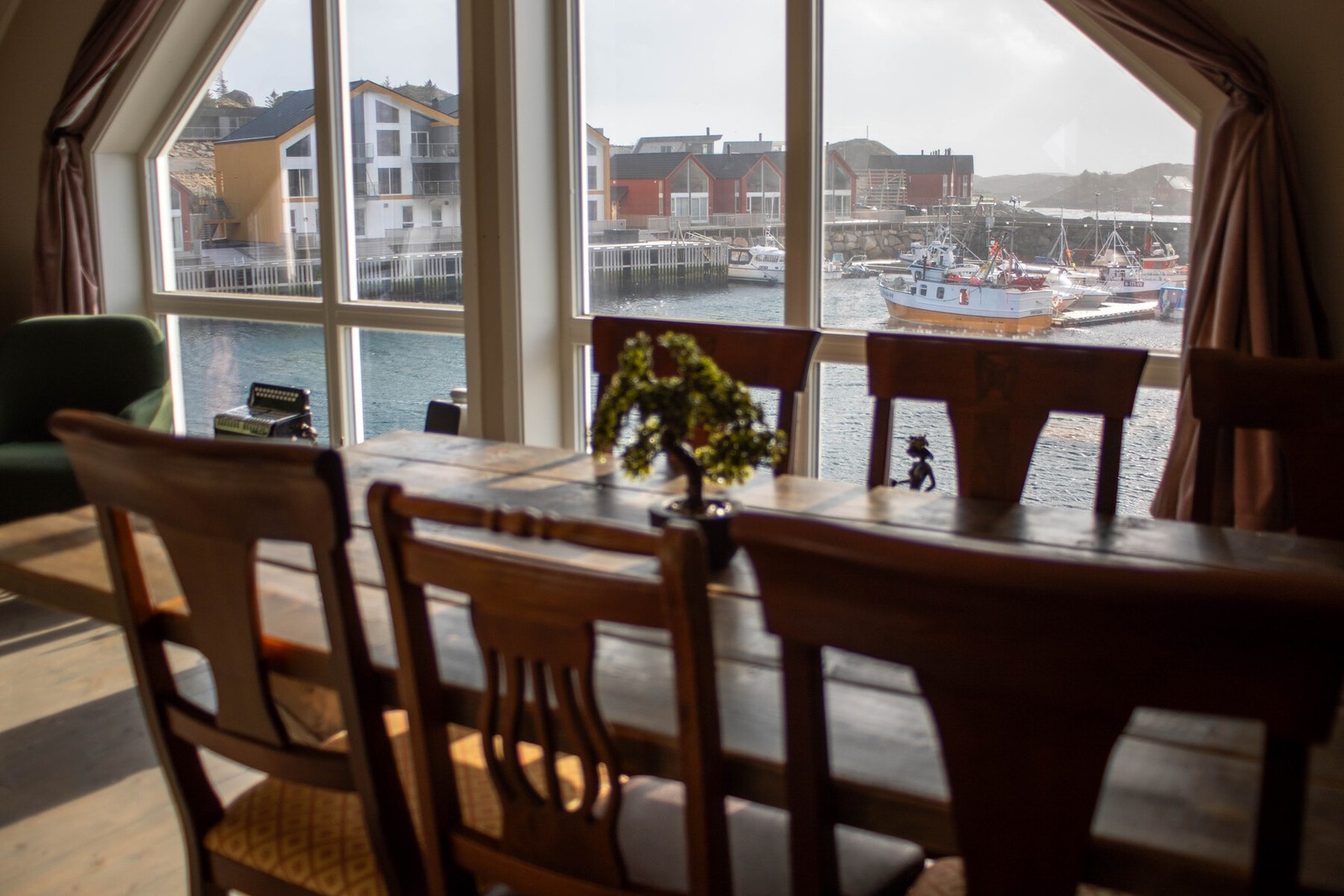 Sikt mot Kræmmervika havn! Galleribilde