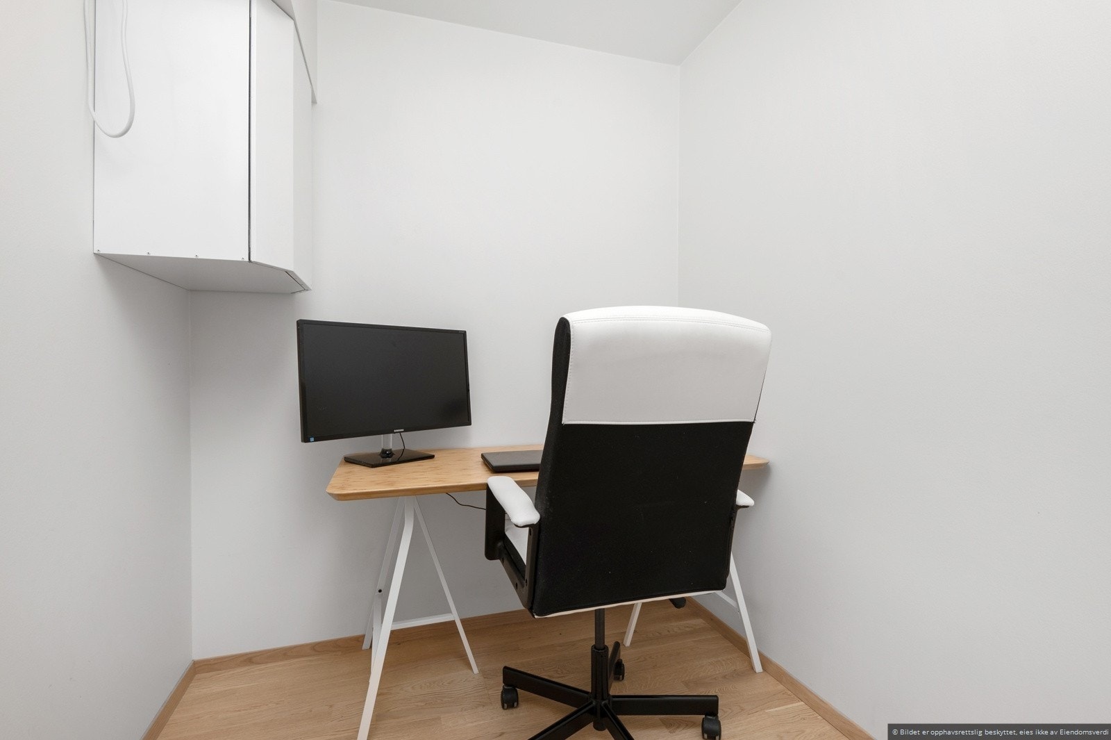 Praktisk innvendig bod i leiligheten på hele 4,2m². Galleribilde
