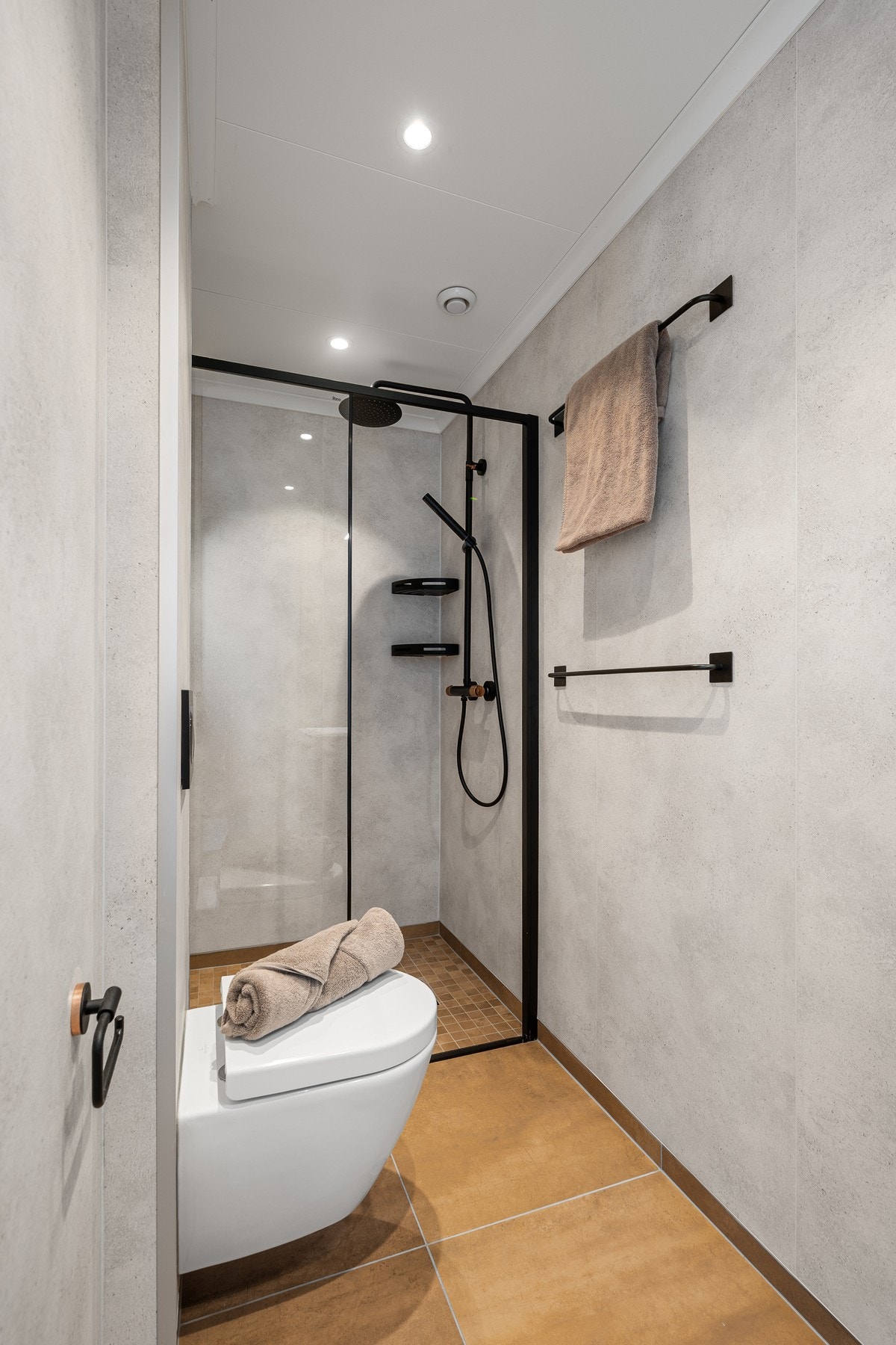 Badet i hovedetasjen er renovert i 2022 Galleribilde