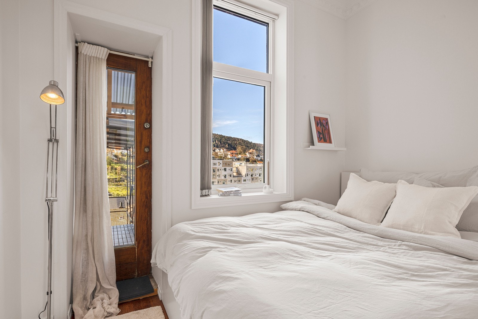 Soverom på 8,5 kvm med utgang til balkong Galleribilde