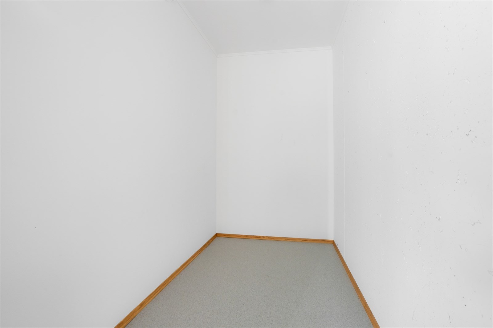 Sportsbod ved inngangsdøren Galleribilde