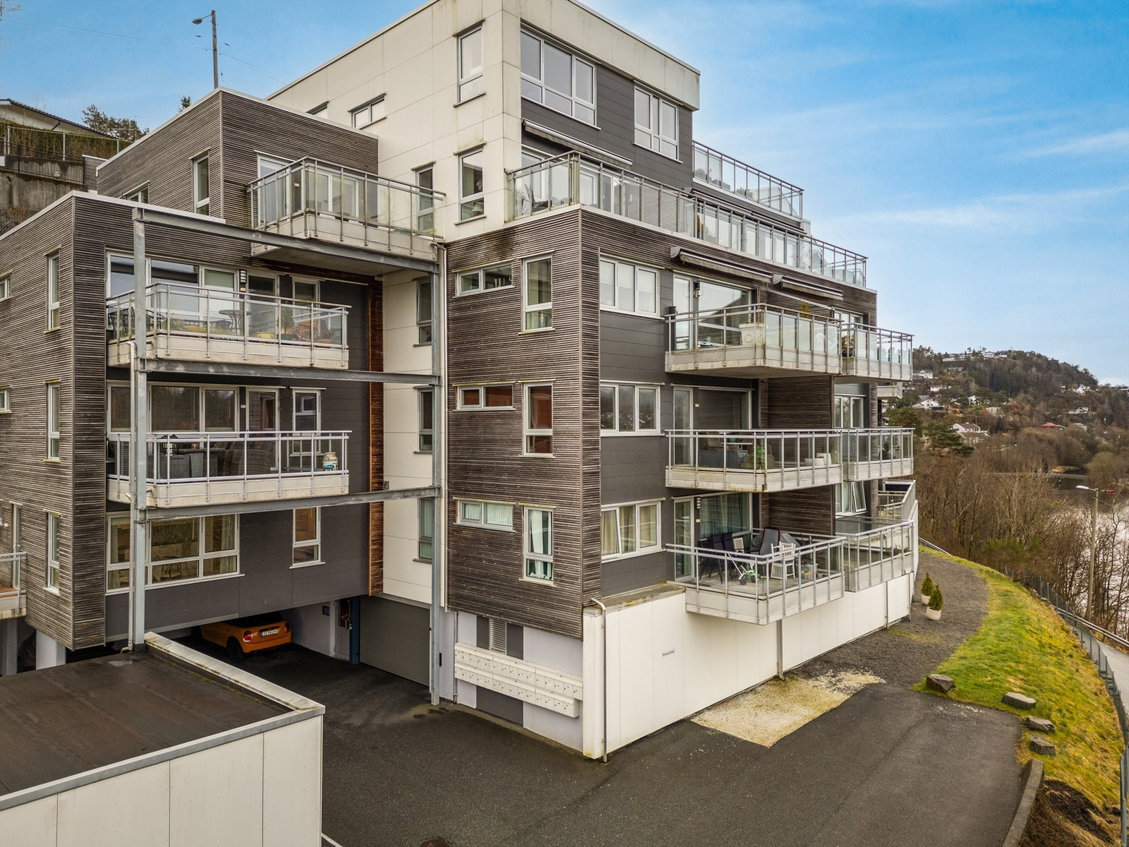 Fast parkeringsplass inkludert! Galleribilde