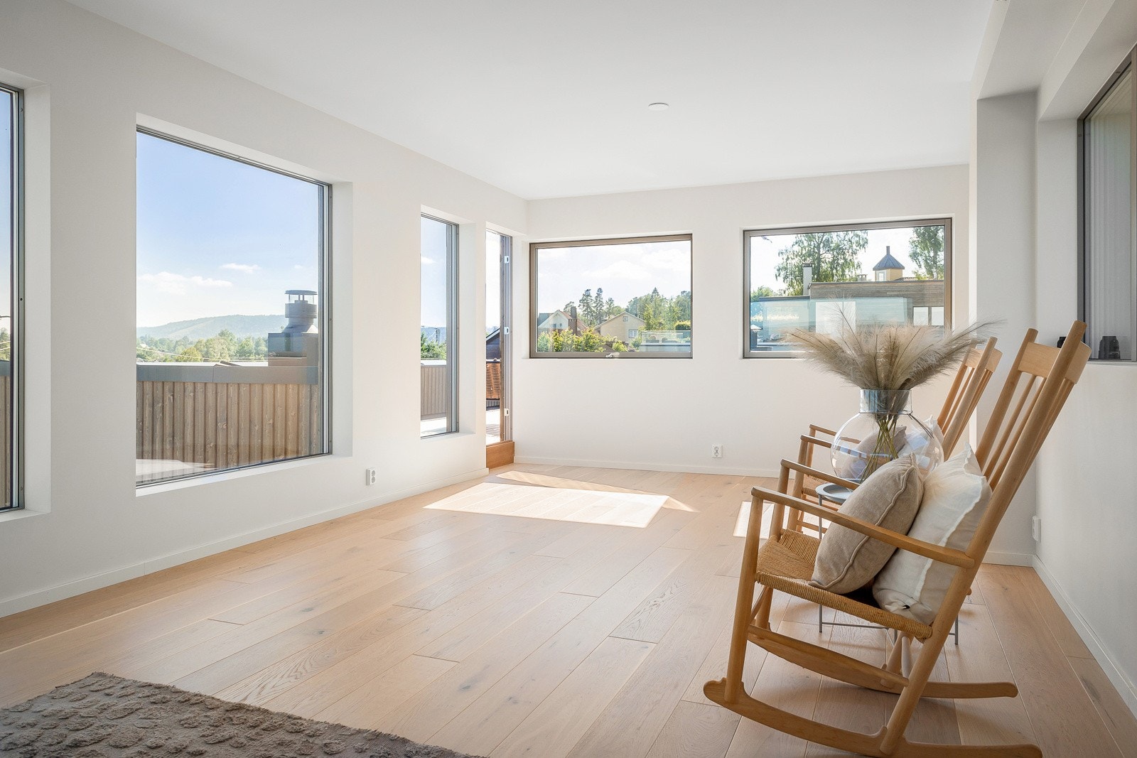 Direkte utgang til utsiktsterrassen. Galleribilde