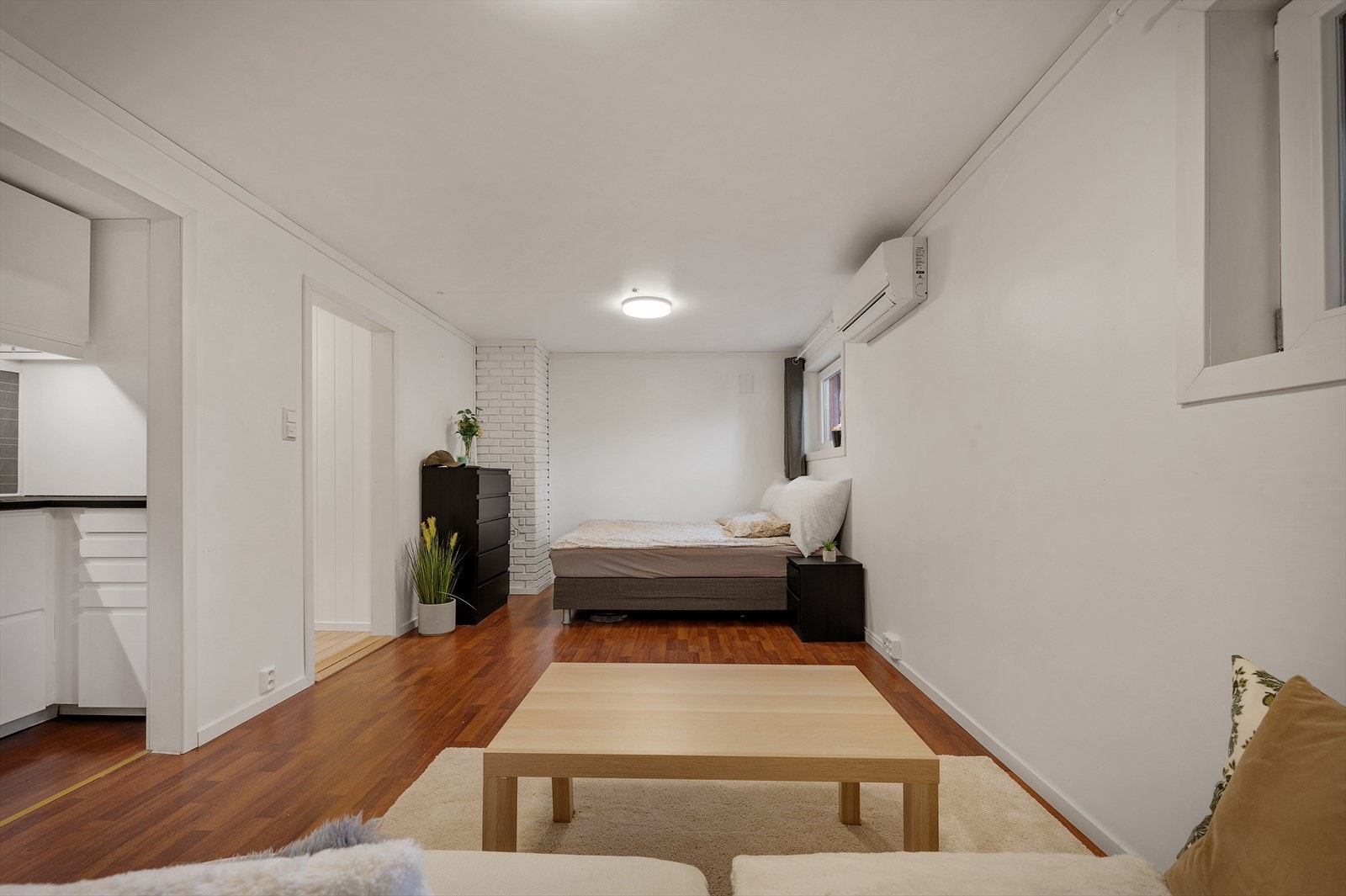 Det er montert varmepumpe i utleiedelen. Galleribilde