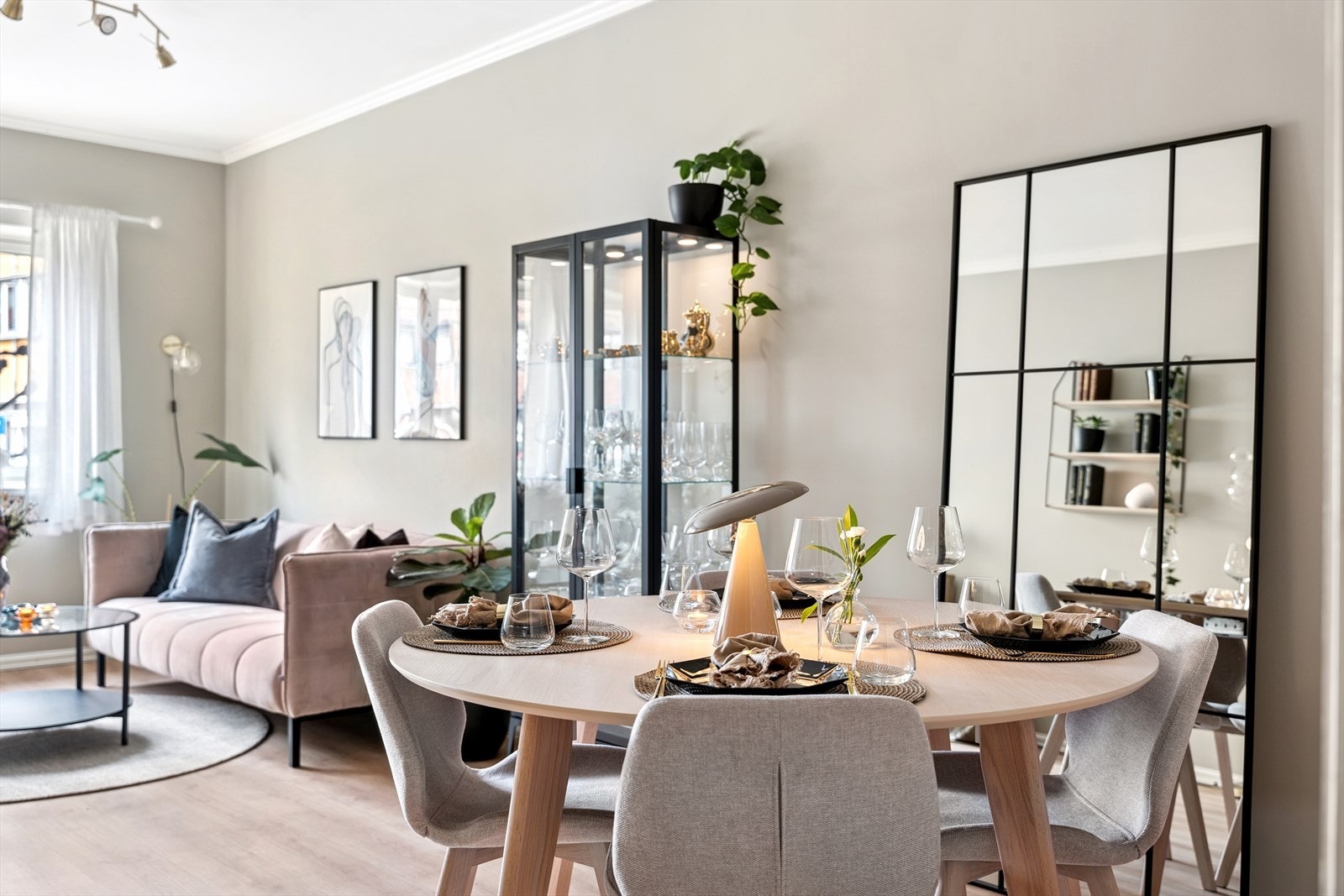 Her kan du invitere venner og familie til hyggelige sammenkomster. Galleribilde