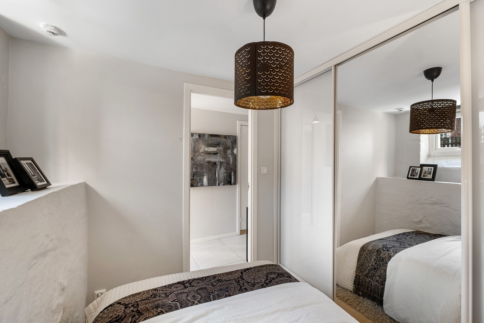 Her er det godt med plass til dobbeltseng, nattbord etc. Galleribilde