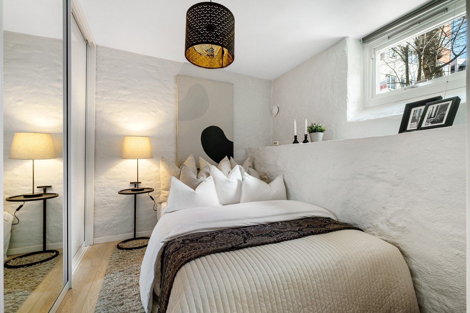 Soverommet er praktisk plassert og vender ut mot den rolige bakgården. Galleribilde