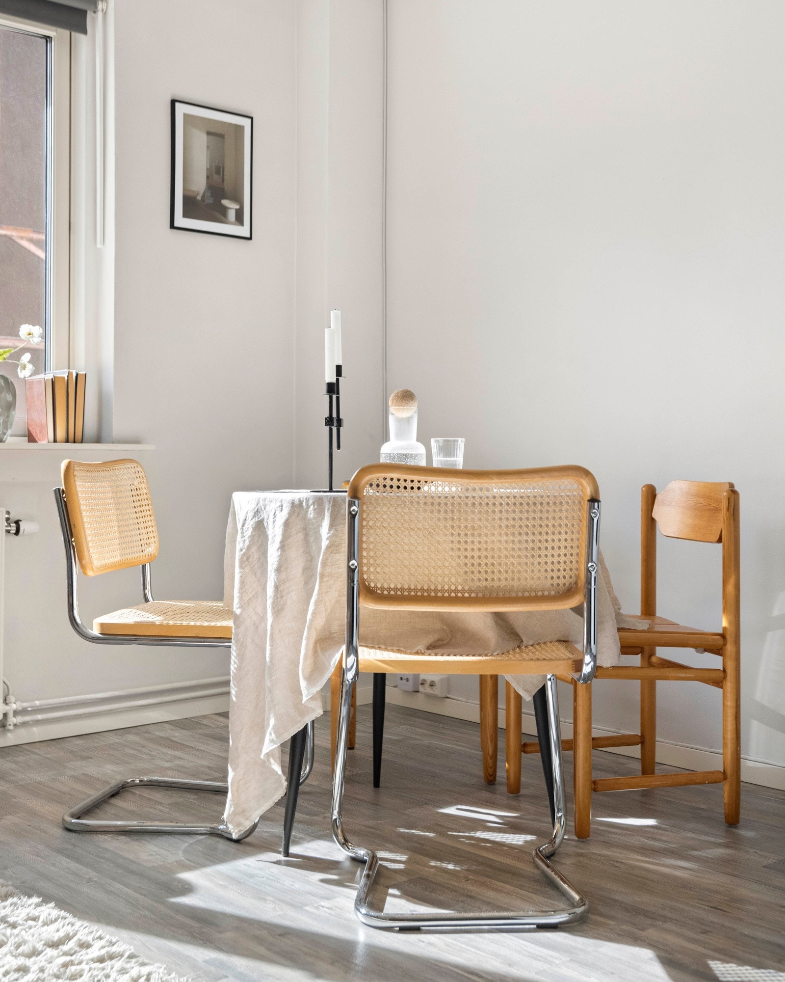 Ved kjøkkenet har man plass til hyggelig spiseplass. Galleribilde