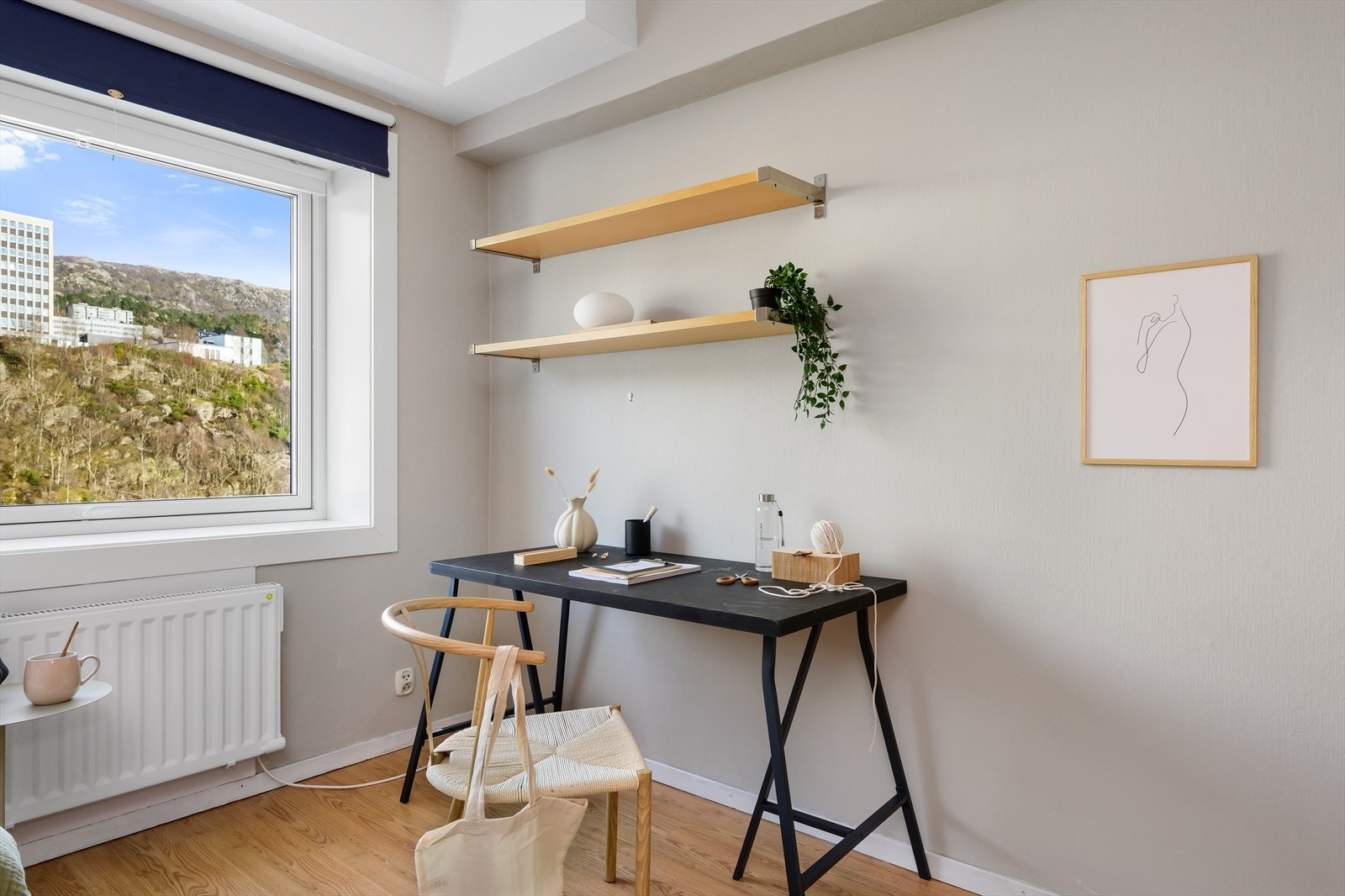 God plass til å innrede med både seng og kontor. Galleribilde