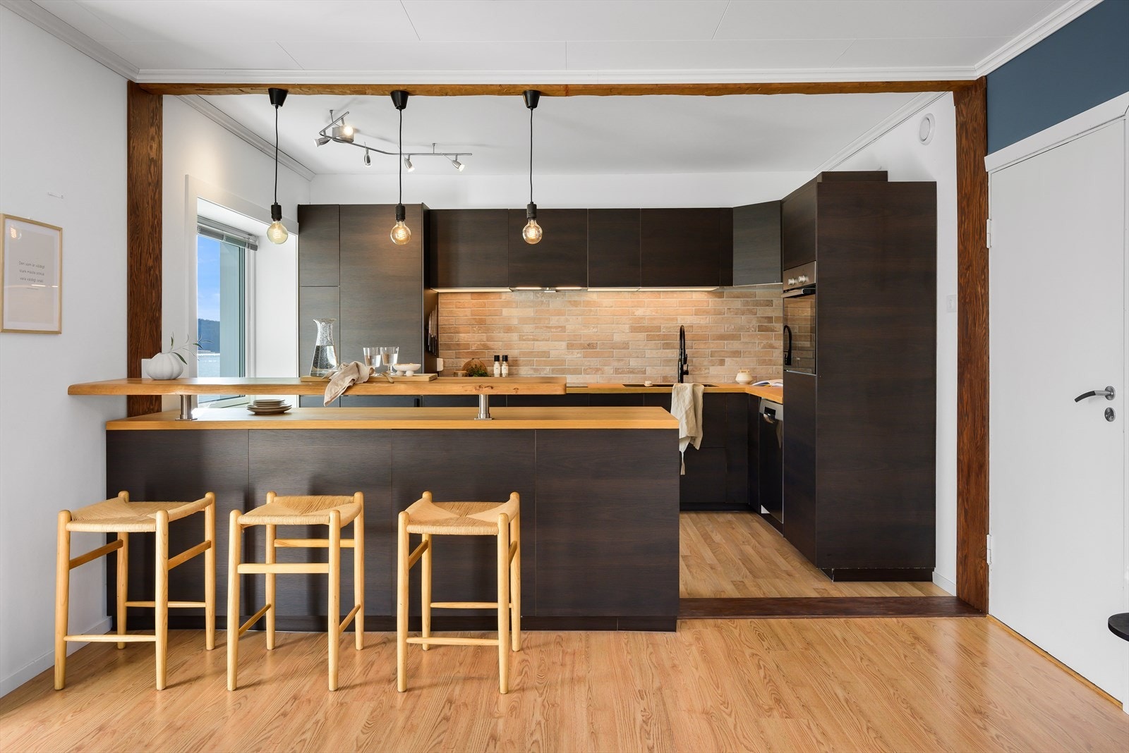 Stilig kjøkkeninnredning fra 2022. Galleribilde