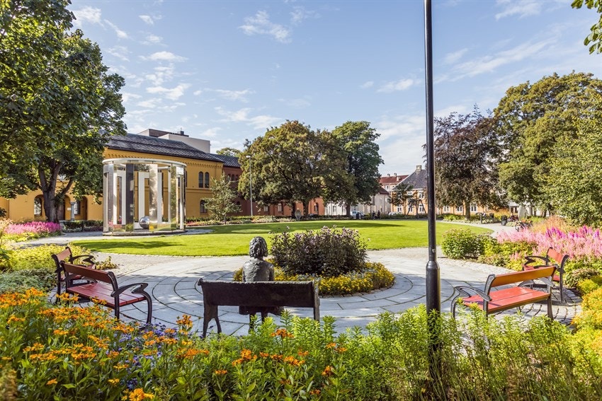 Innen en radius på 500 meter er det flere flotte parker, blant annet Museumsparken. Galleribilde